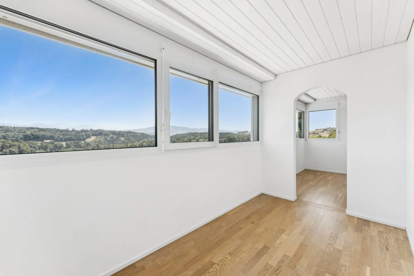 Zeitgenössische Familienvilla, außergewöhnliches Panorama - Foto 11 von 13