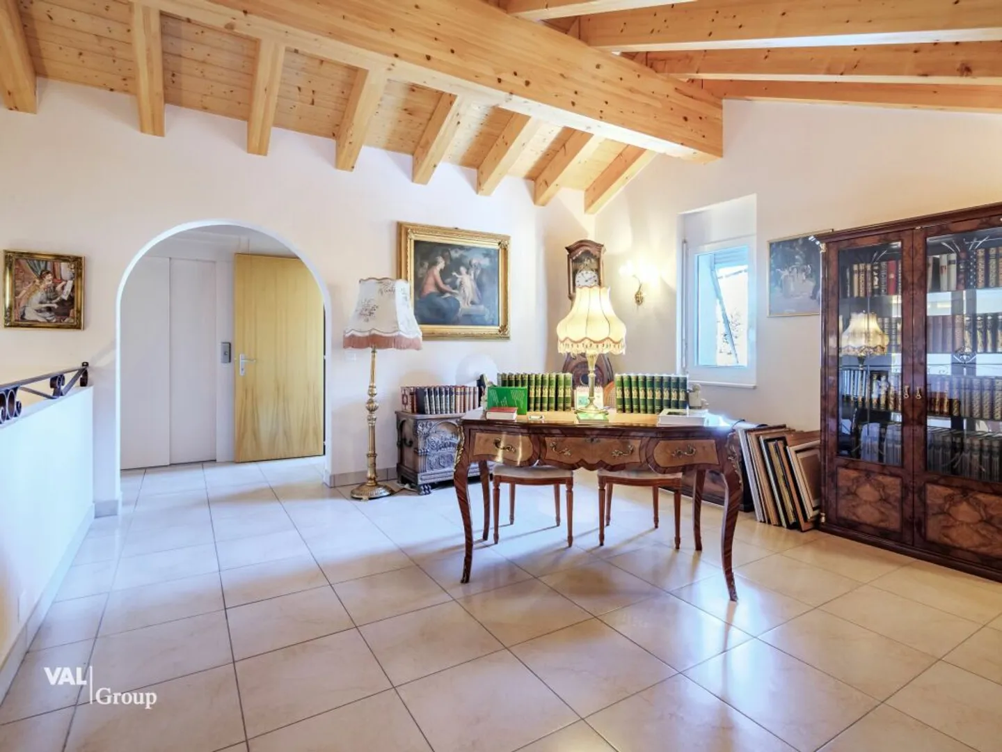 Magnifica residenza con 3 appartamenti spaziosi - Foto 5 di 13