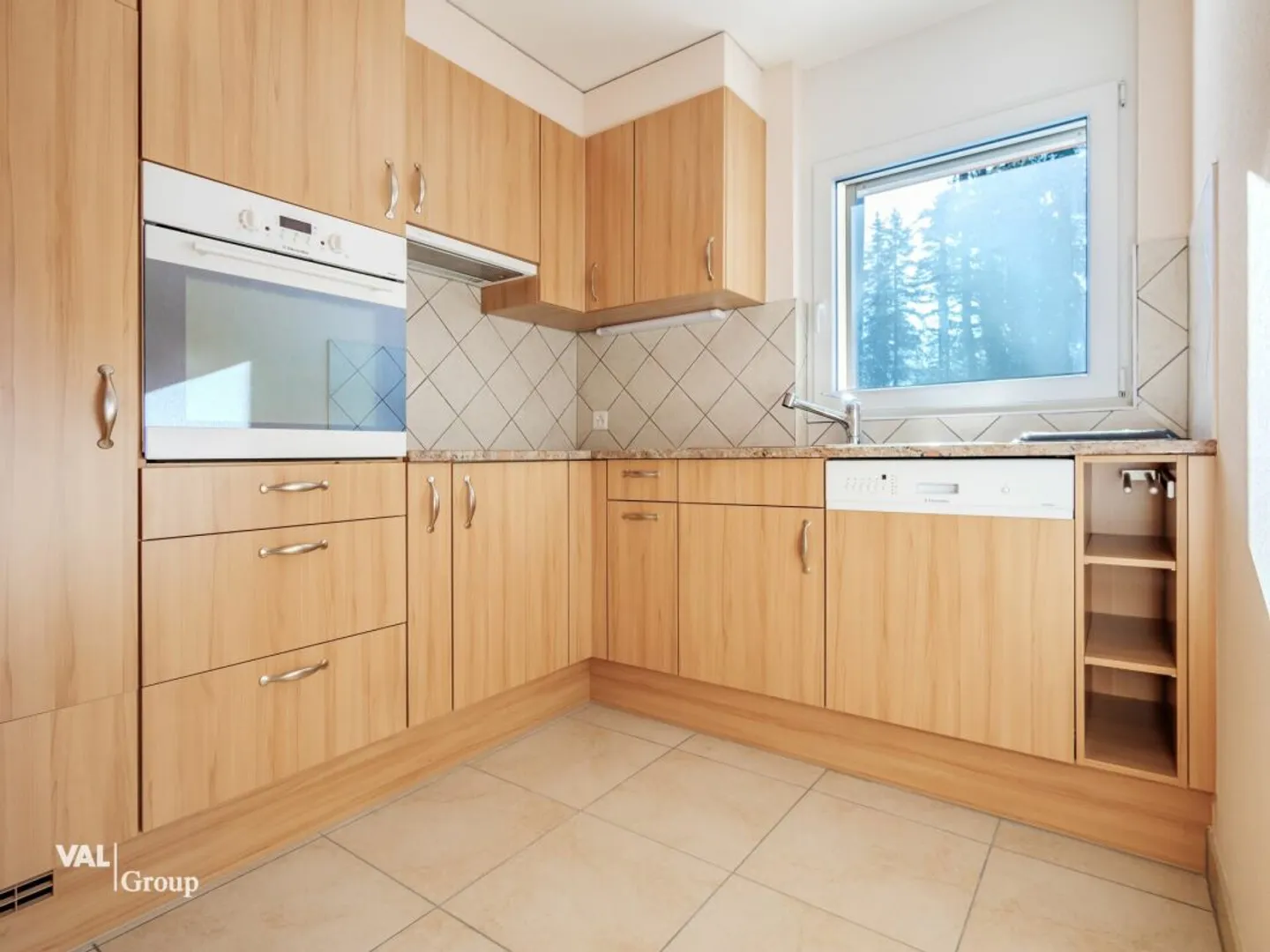 Magnifica residenza con 3 appartamenti spaziosi - Foto 11 di 13