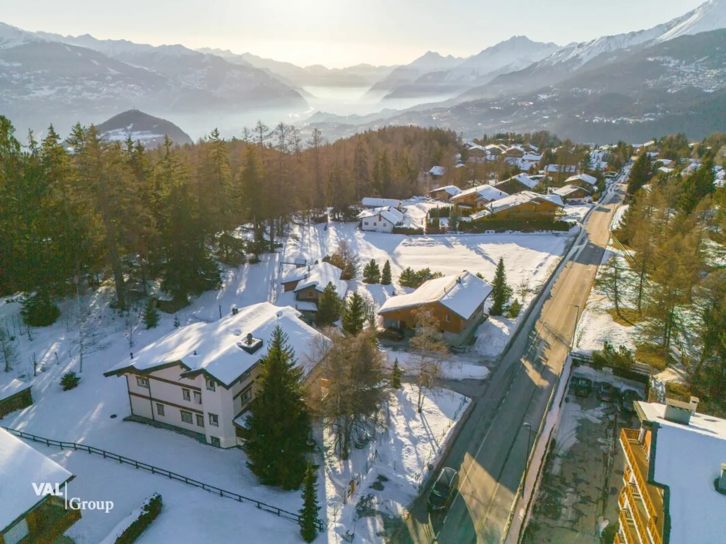 Magnifica residenza con 3 appartamenti spaziosi - Foto 13 di 13