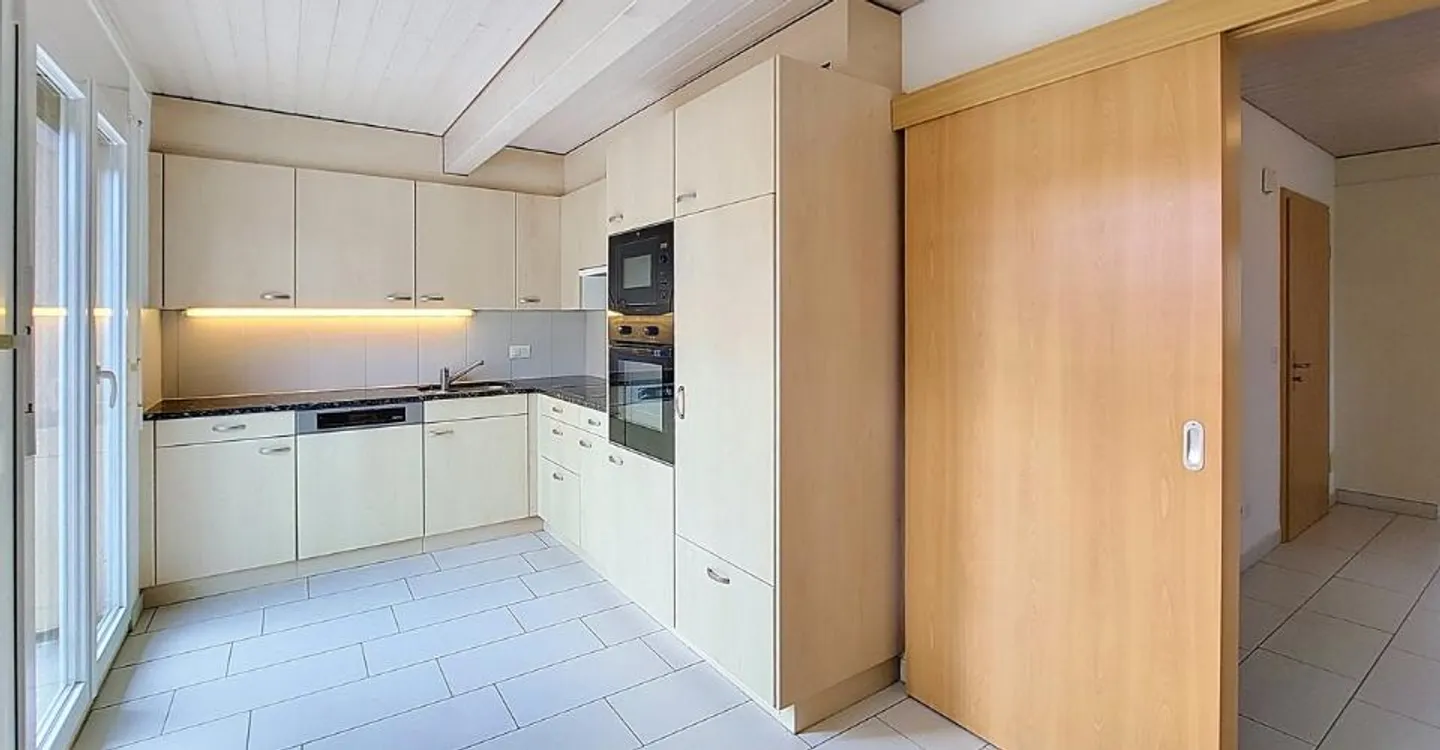 3.5-room apartment of 119 m2 with balcony in Chabrey / VD - Photo 5 of 13