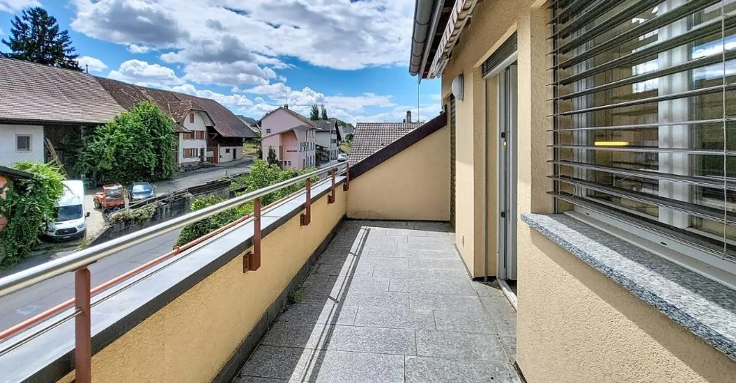 3.5-room apartment of 119 m2 with balcony in Chabrey / VD - Photo 8 of 13