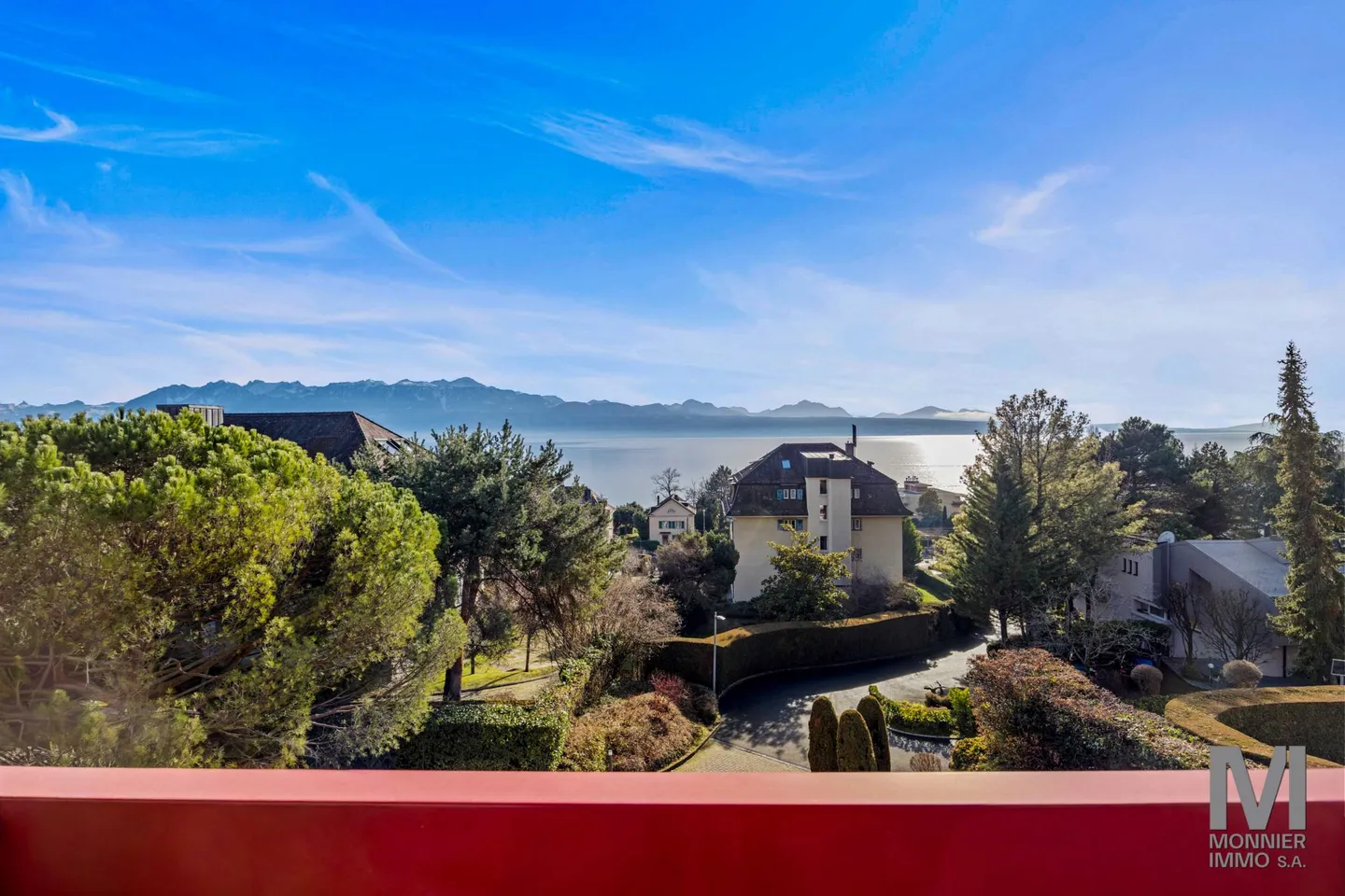 Magnifique 5.5 pièces avec vue lac - Photo 1 sur 12