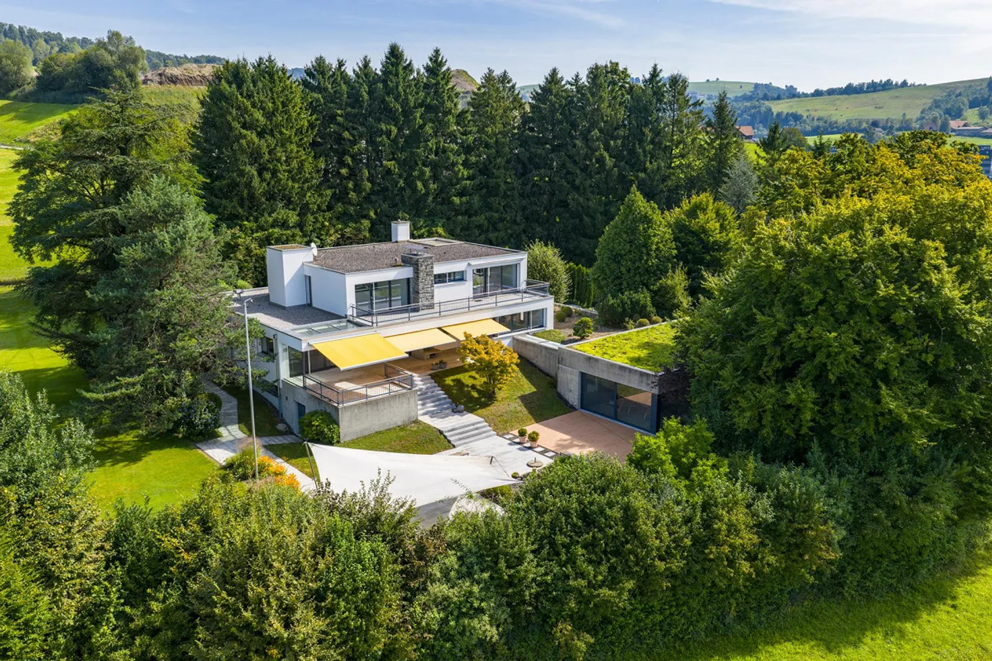 Villa 8.5 Zimmer - Foto 1 von 12