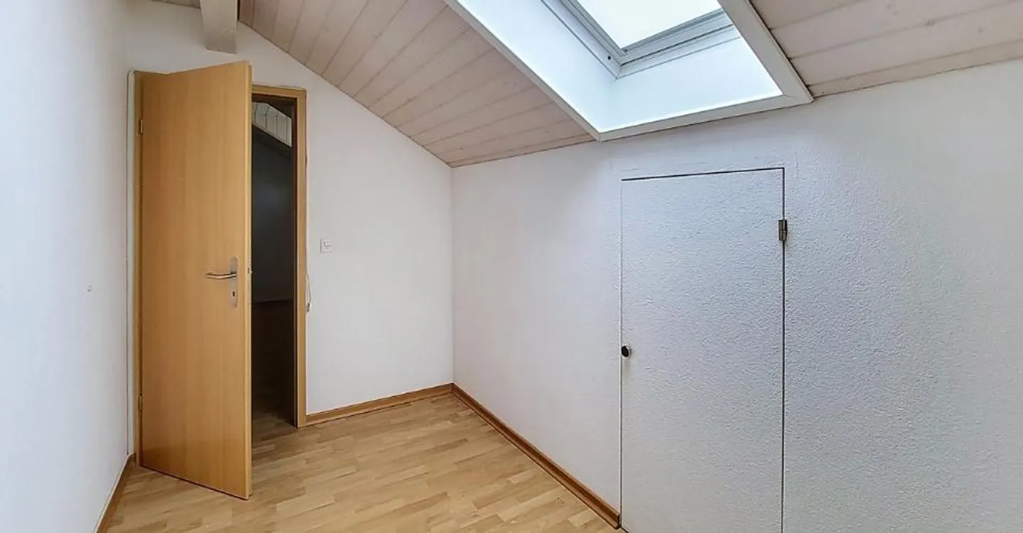 3.5-room apartment of 119 m2 with balcony in Chabrey / VD - Photo 11 of 13