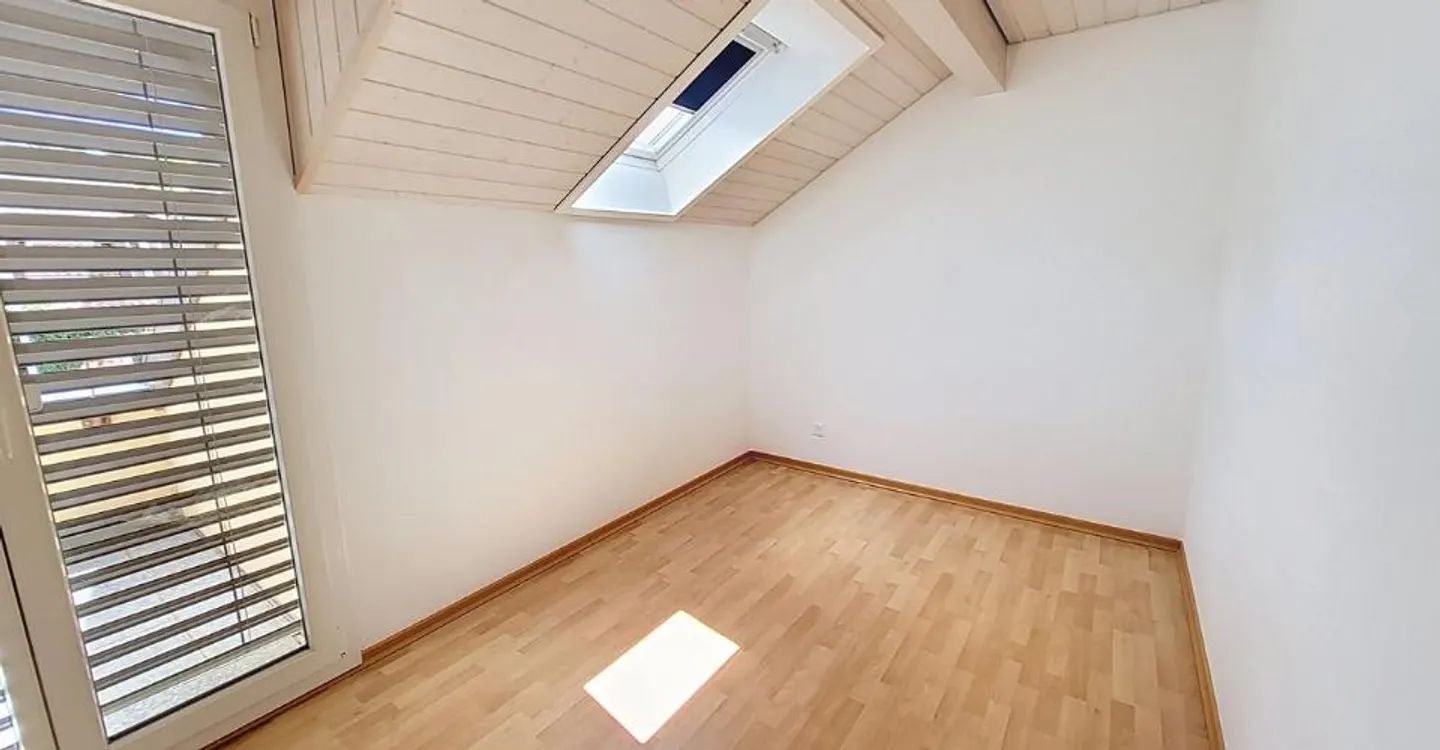 3.5-room apartment of 119 m2 with balcony in Chabrey / VD - Photo 12 of 13