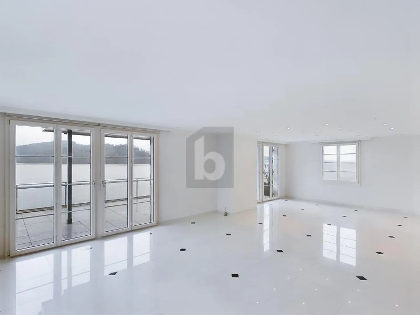 Exclusive Quality of Life by the Lake - Photo 3 of 6