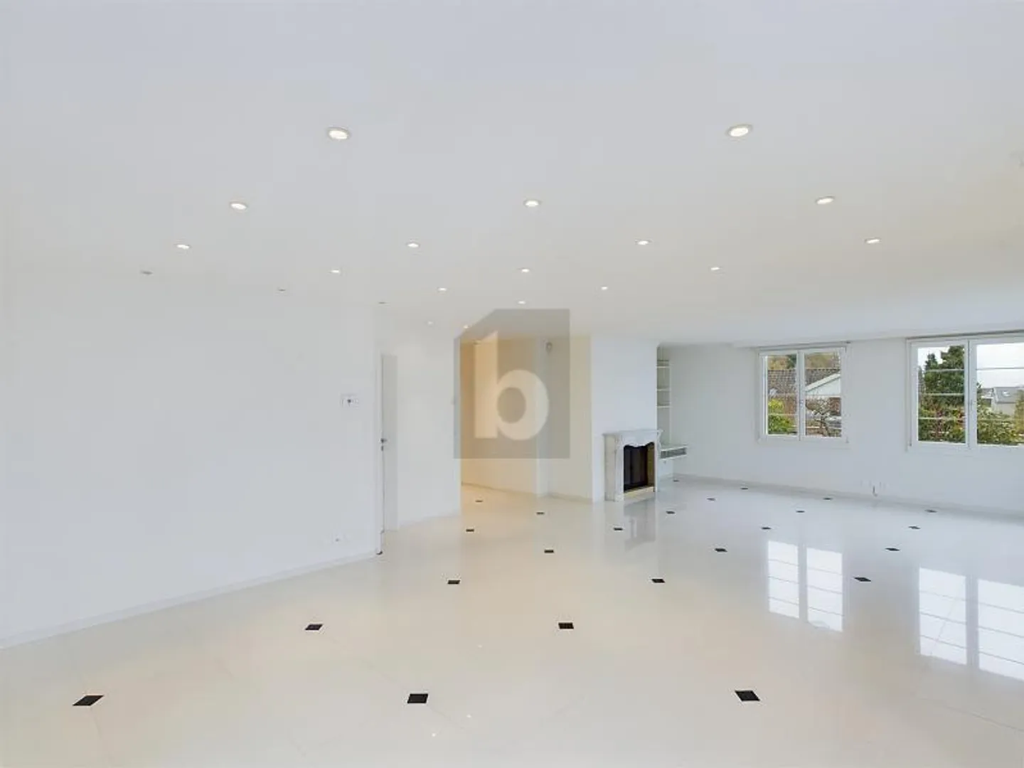 Exclusive Quality of Life by the Lake - Photo 4 of 6