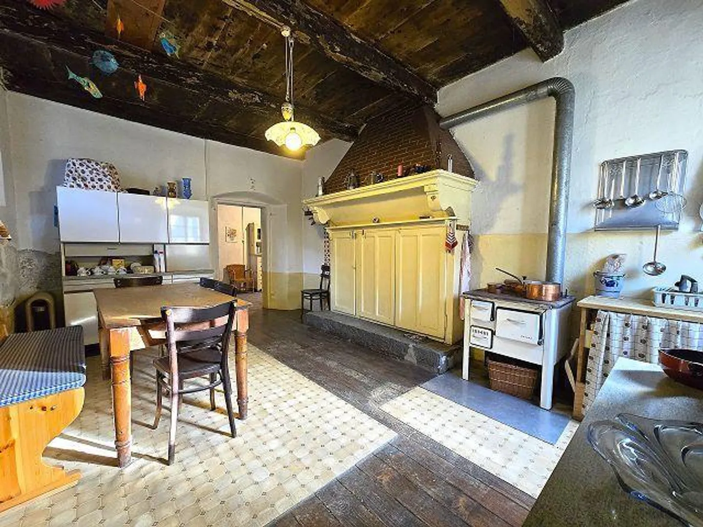 Casa storica di 12 loc. con grande terreno e bella vista aperta - Foto 3 di 41