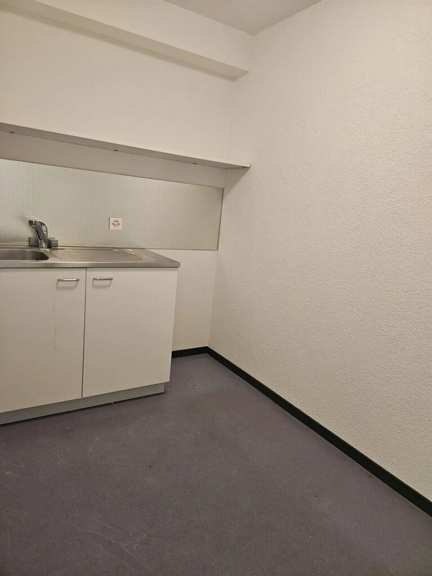 Bureau / Salles de Pratique Près de la Gare avec Aménagement Flexible - Photo 2 sur 9