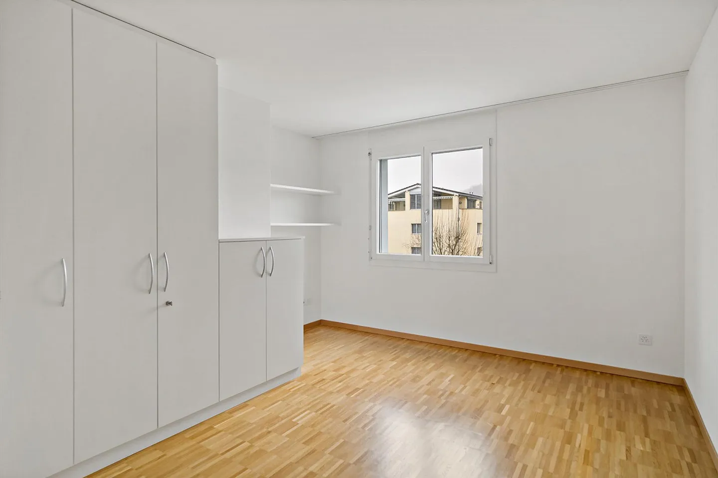 Bright sunny corner apartment in Sarnen - Photo 4 of 13