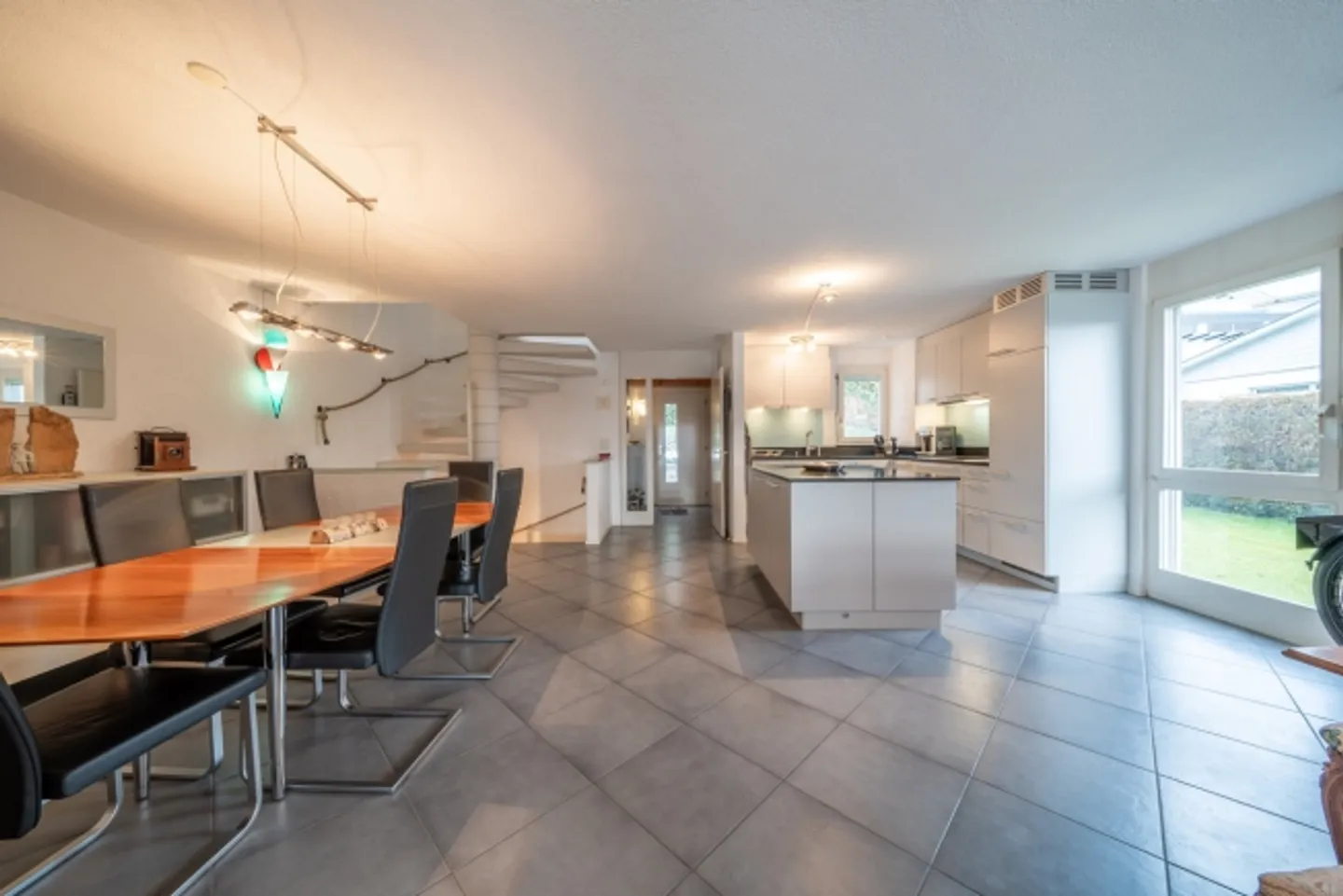 Familienfreundliches Doppelhaus - Foto 2 von 7