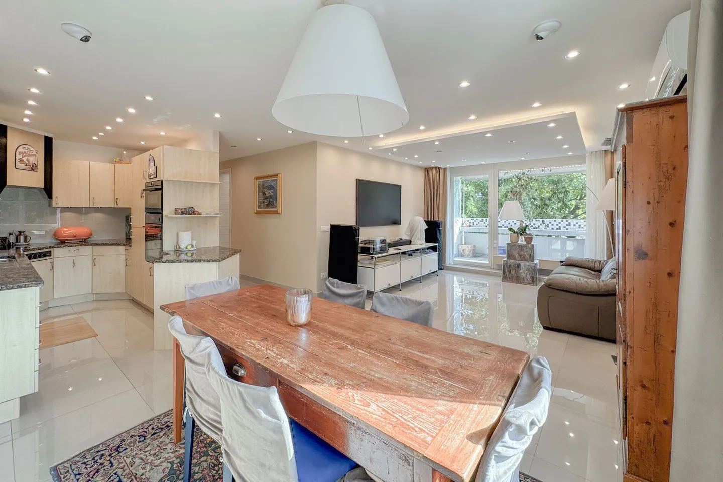 Top sanierte Wohnung mit Weitblick - grün, ruhig, bezugsbereit - Foto 1 von 13