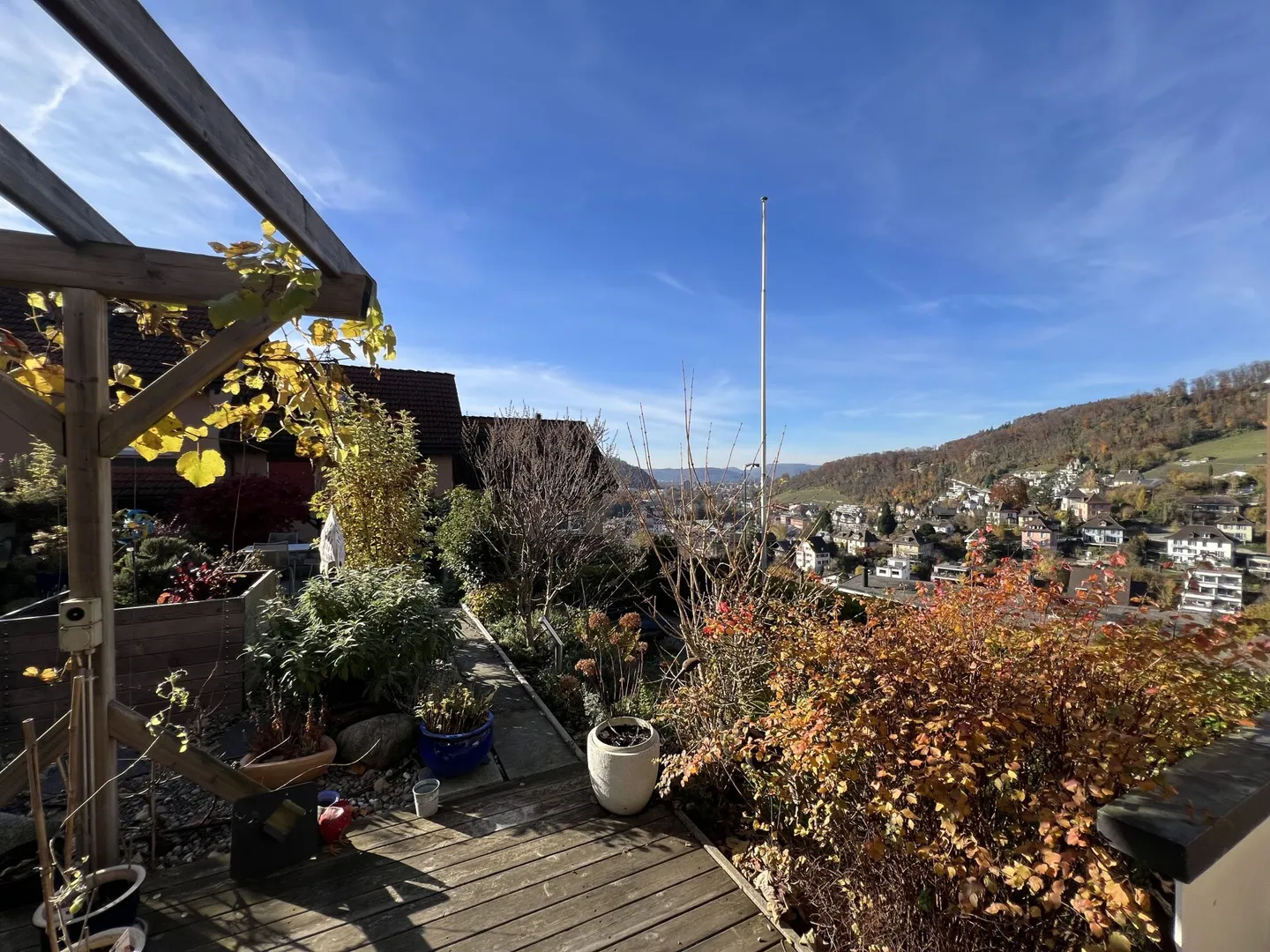 Living with a View - Charming Middle House in a Good Location in Ennetbaden - Photo 1 of 12