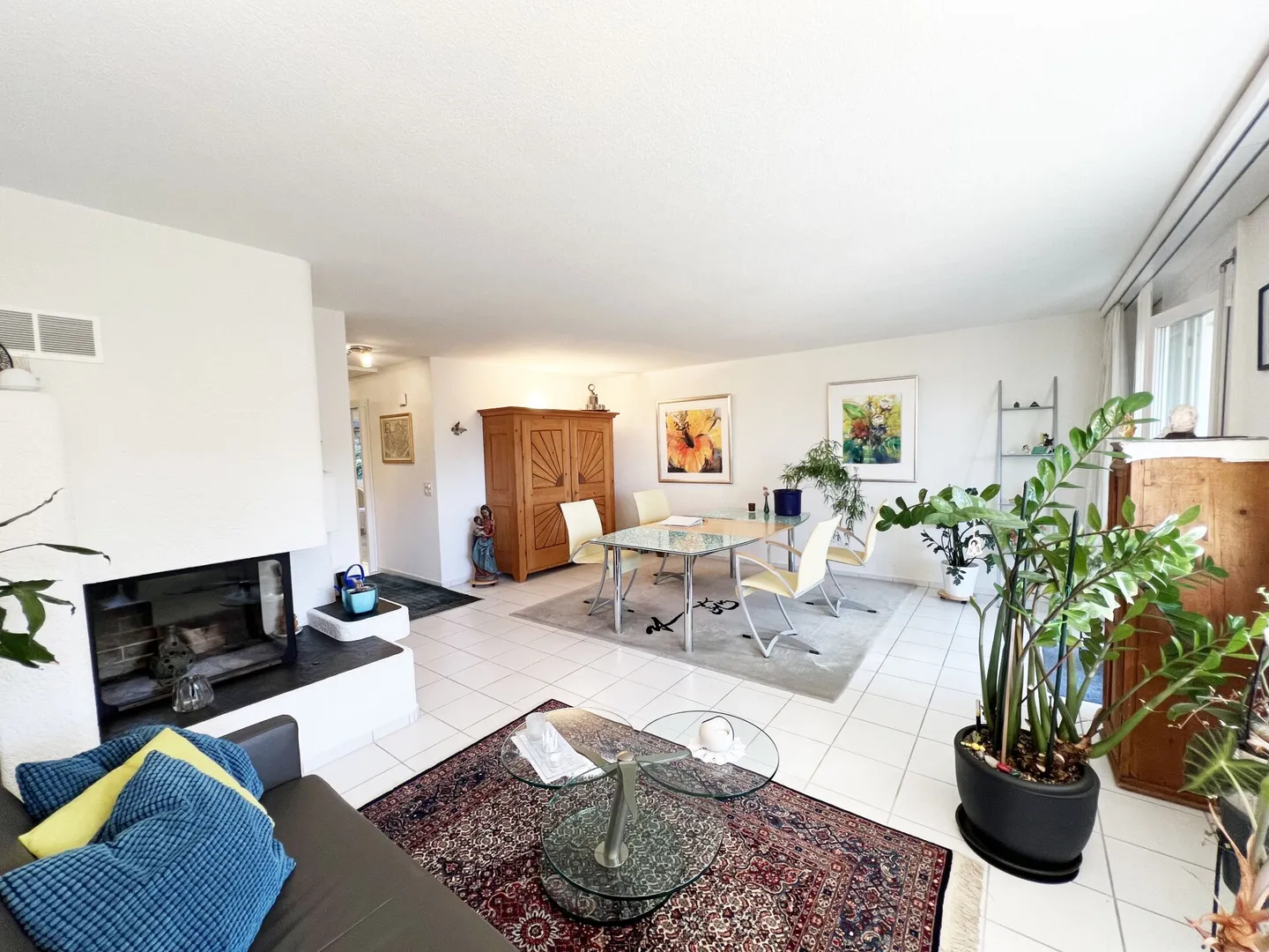 Living with a View - Charming Middle House in a Good Location in Ennetbaden - Photo 3 of 12