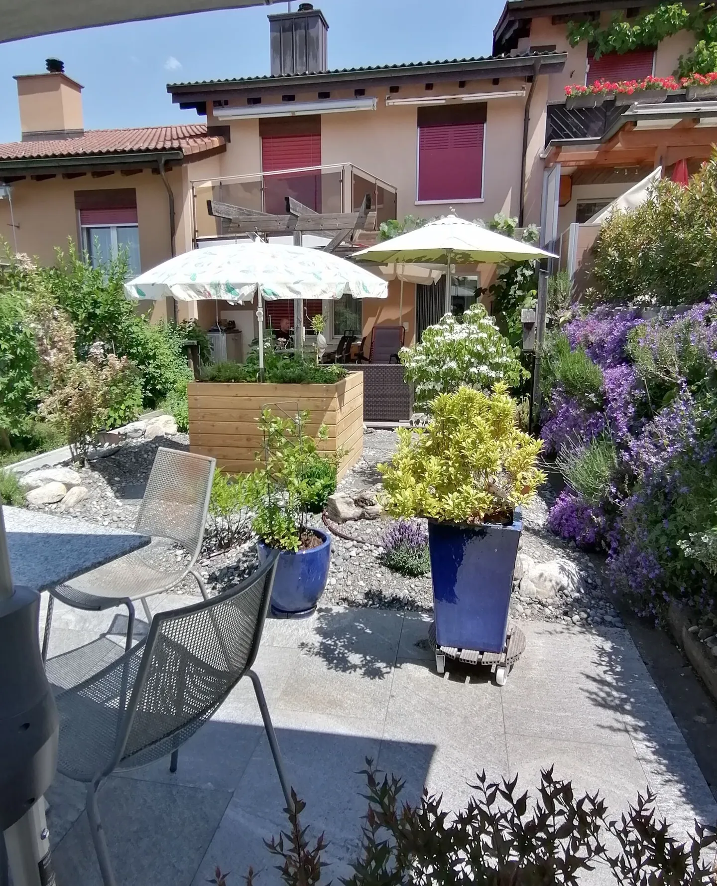 Living with a View - Charming Middle House in a Good Location in Ennetbaden - Photo 5 of 12