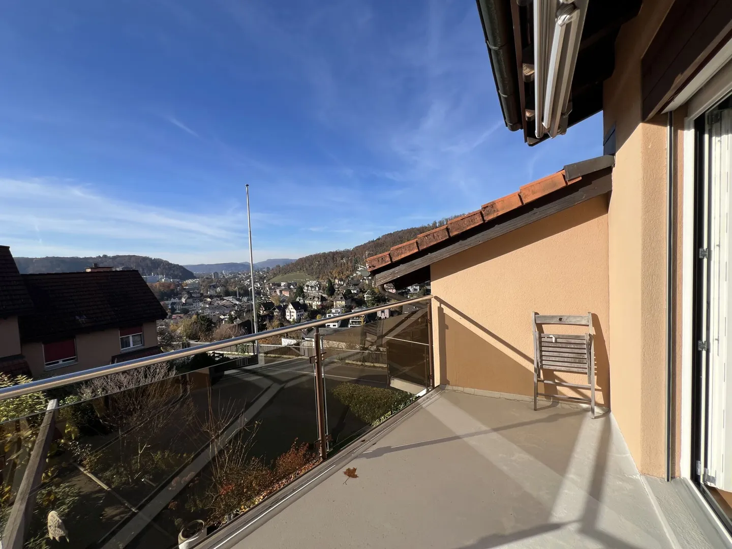 Living with a View - Charming Middle House in a Good Location in Ennetbaden - Photo 7 of 12