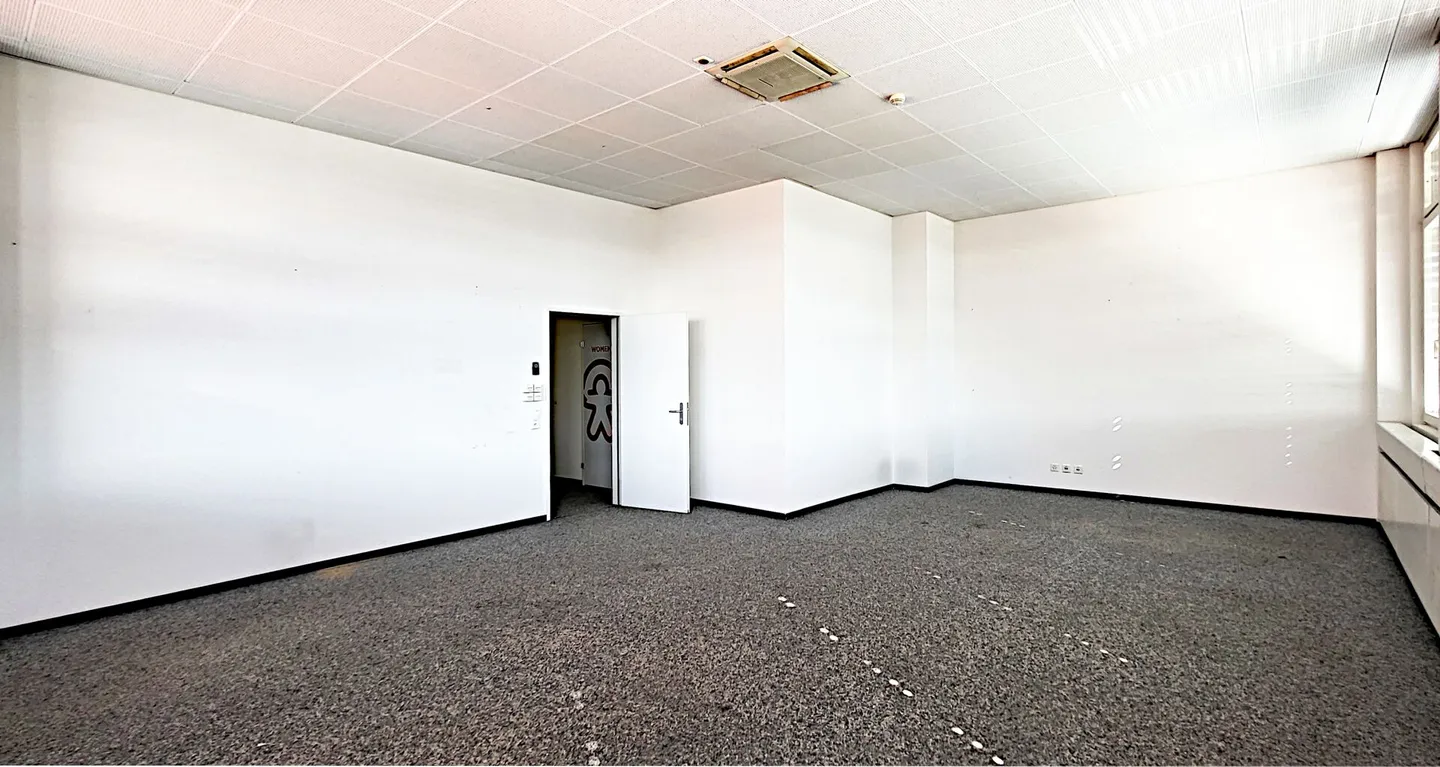Platz für drei bis vier Arbeitsplätze (bis 31.03.2027) - Foto 2 von 8