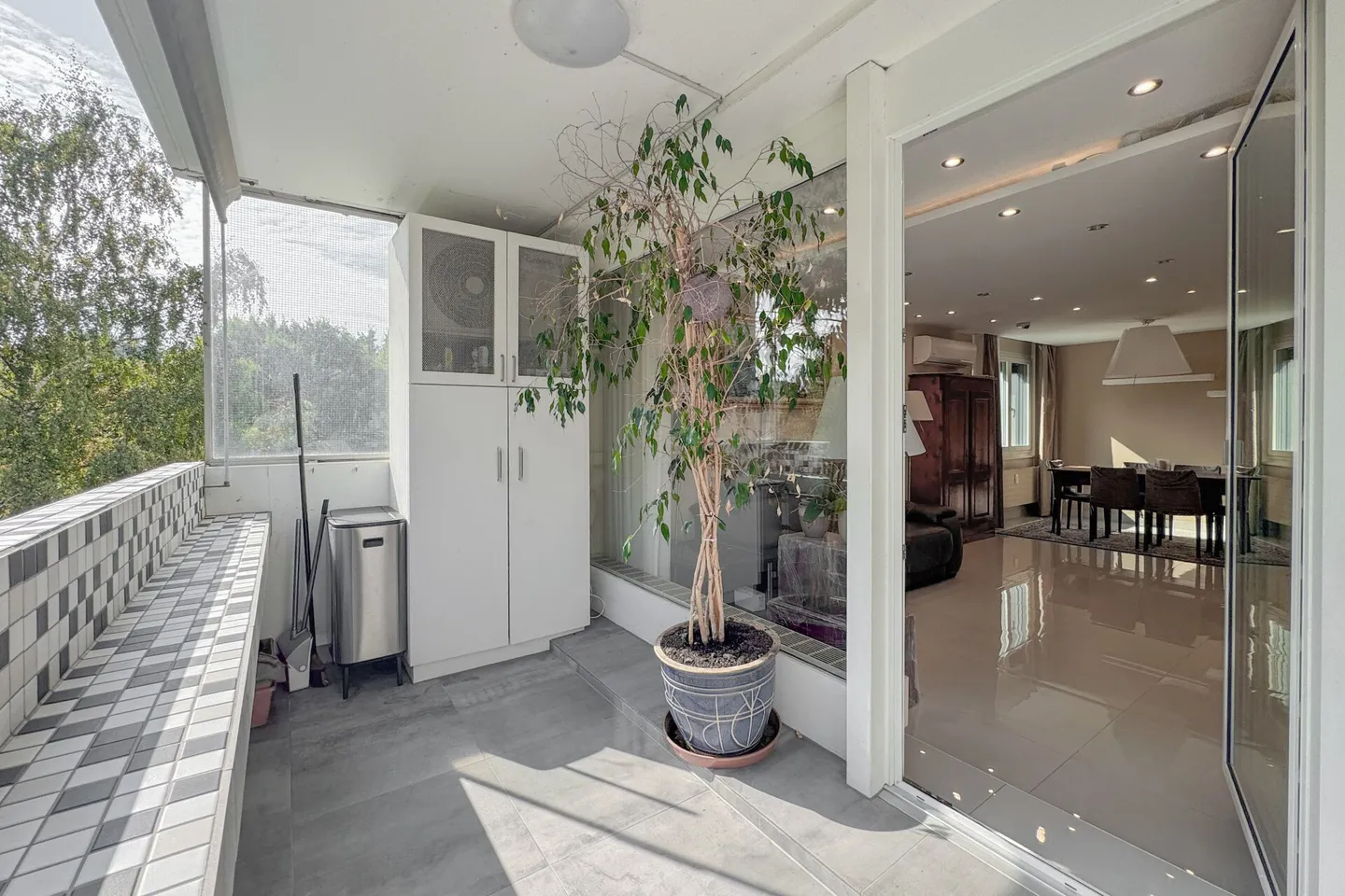 Top sanierte Wohnung mit Weitblick - grün, ruhig, bezugsbereit - Foto 3 von 13