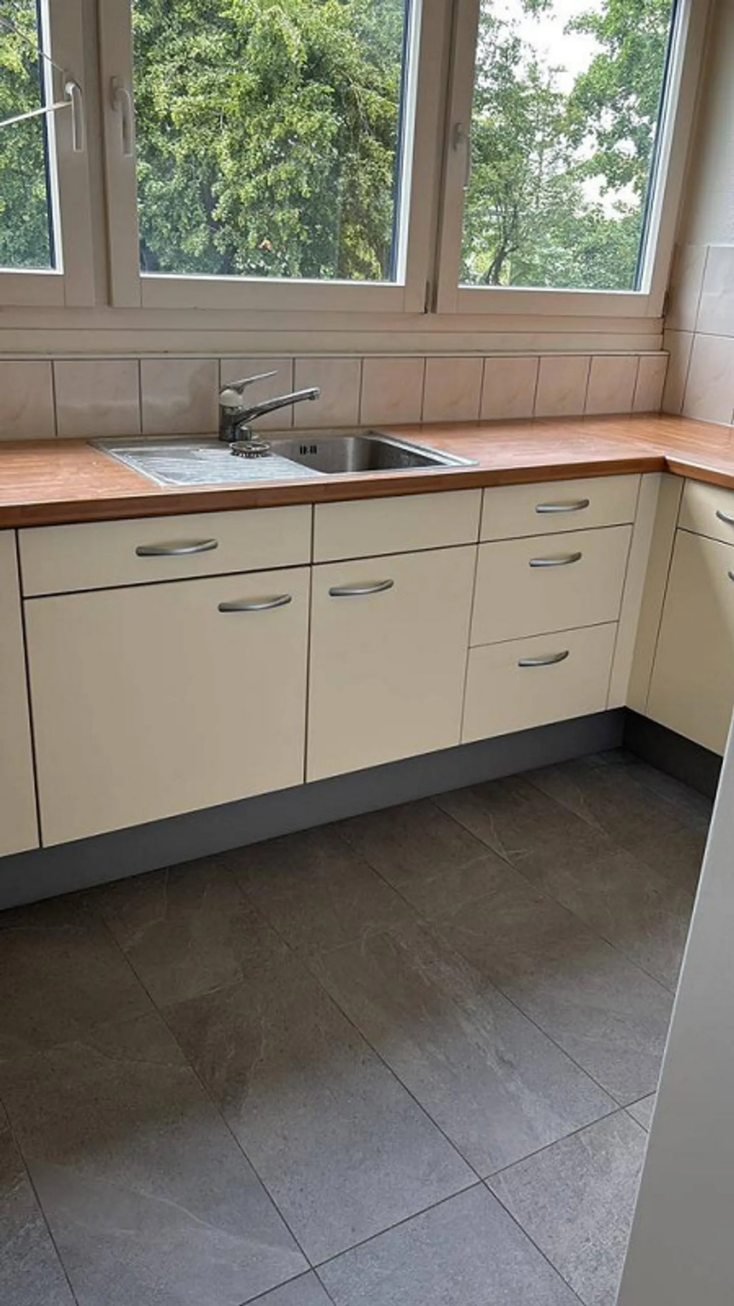 Renovated apartment in an ideal location - Photo 2 of 10