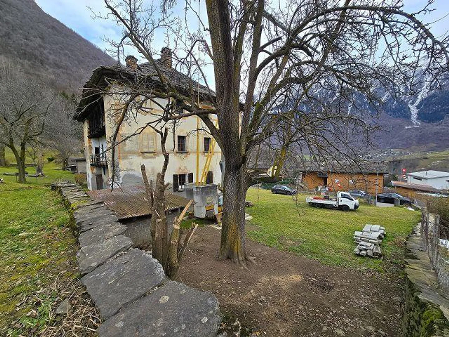 Casa storica di 12 loc. con grande terreno e bella vista aperta - Foto 27 di 41