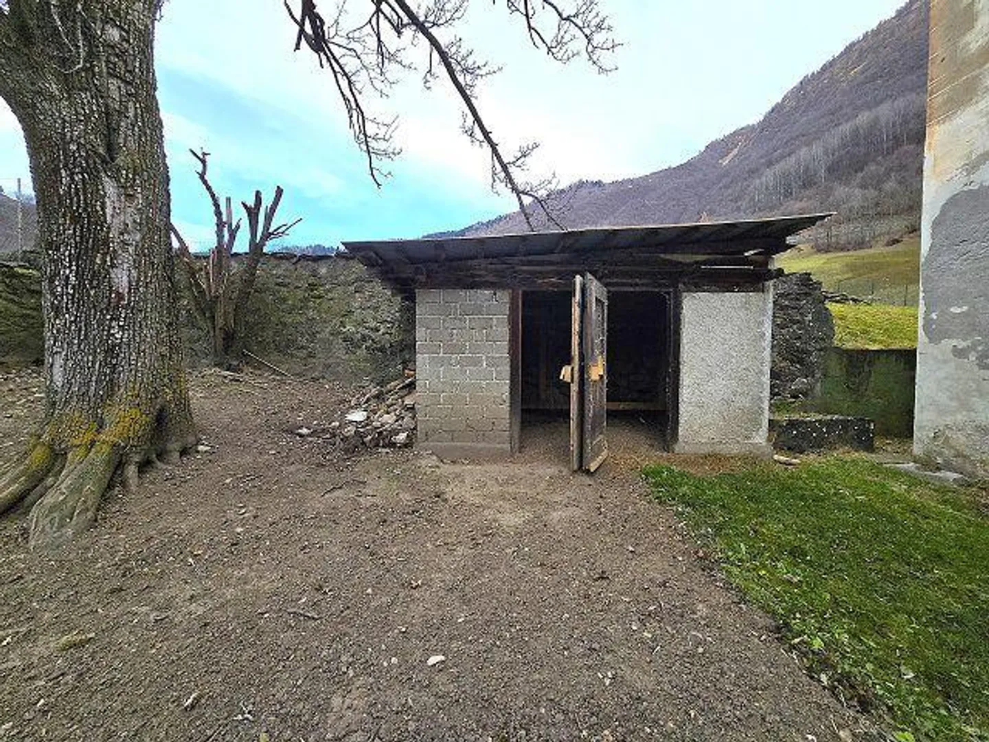 Casa storica di 12 loc. con grande terreno e bella vista aperta - Foto 28 di 41
