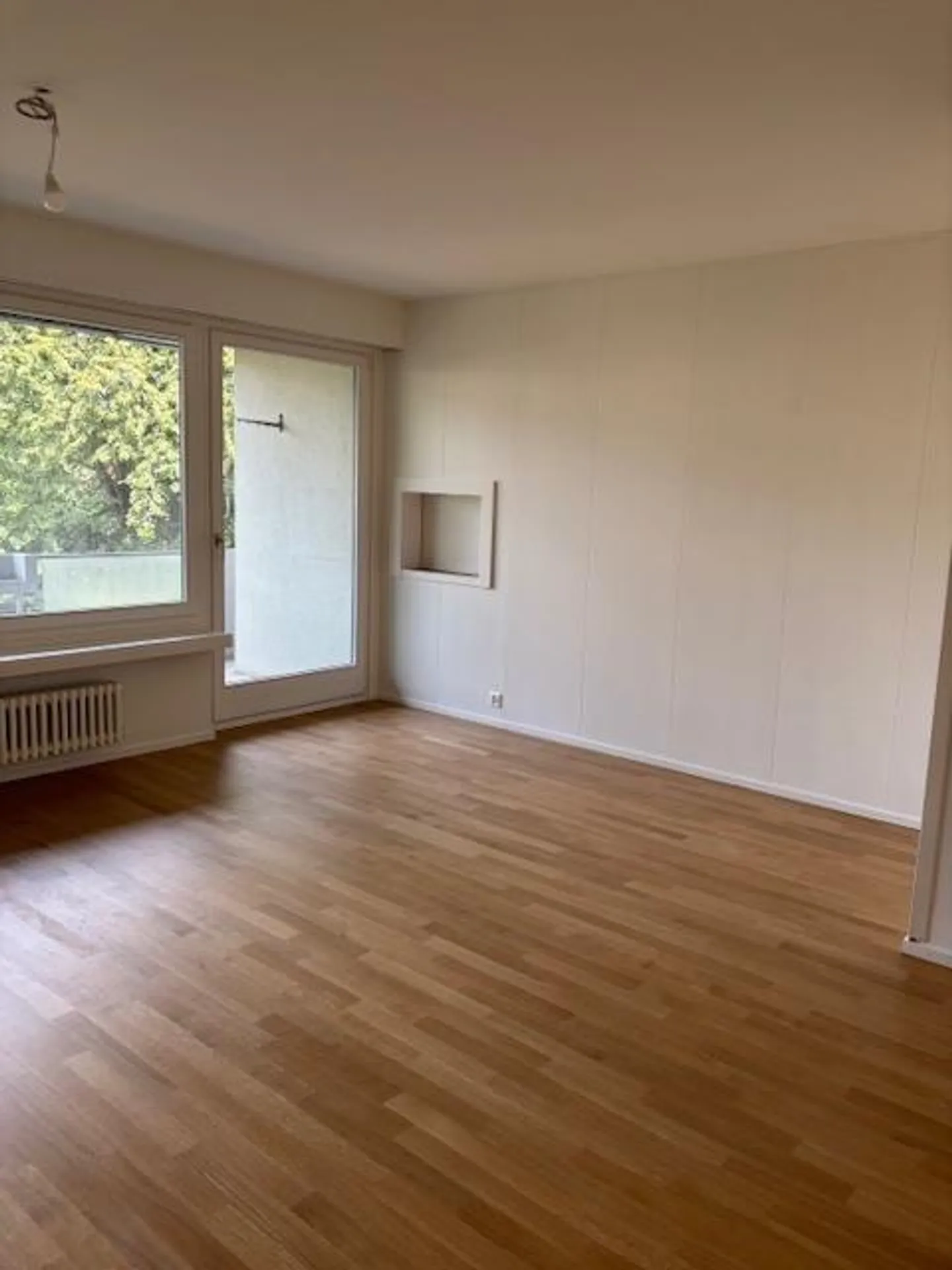 Renovated apartment in an ideal location - Photo 4 of 10
