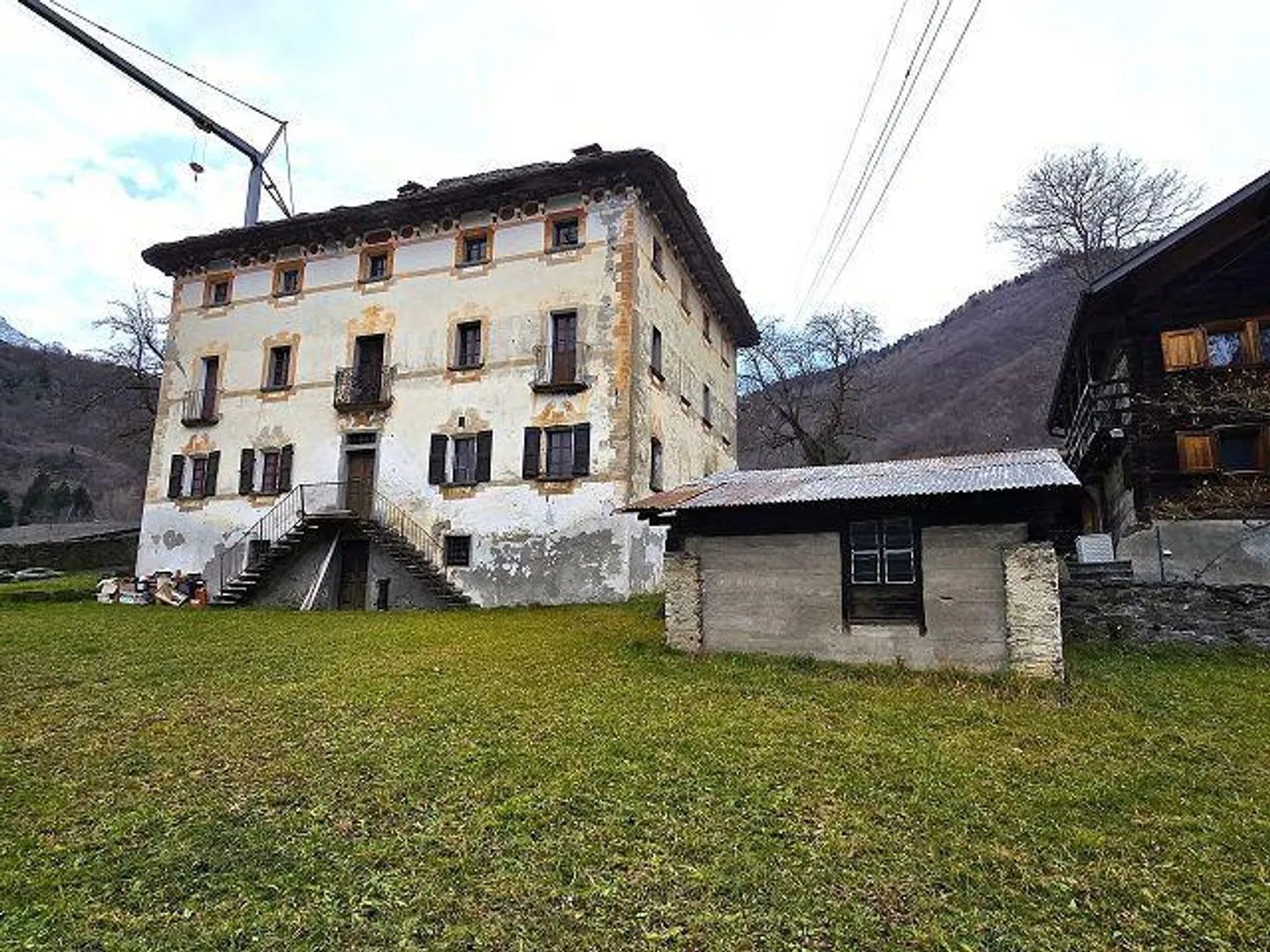 Casa storica di 12 loc. con grande terreno e bella vista aperta - Foto 35 di 41