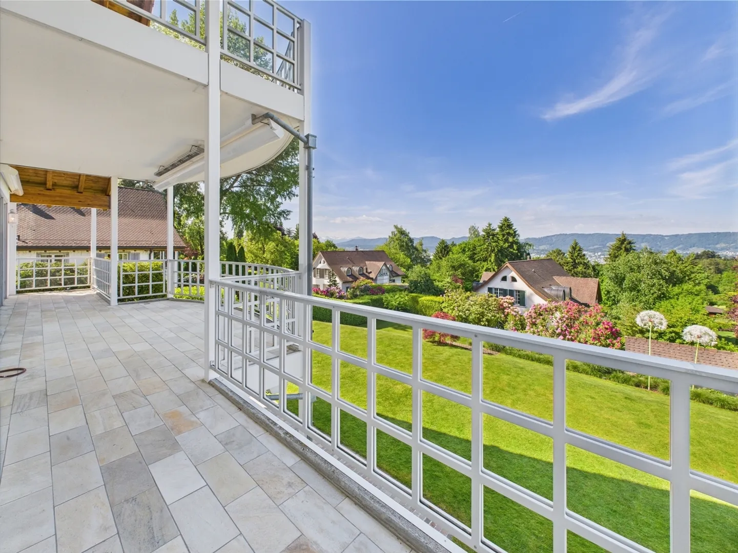 Maisonette lussuosa in una posizione tranquilla e privilegiata sopra il lago di Zurigo - Vivere con stile a Küsnacht - Foto 10 di 12