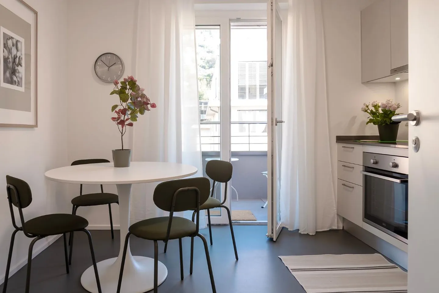 Charmant appartement 2.5 pièces - Photo 2 sur 5