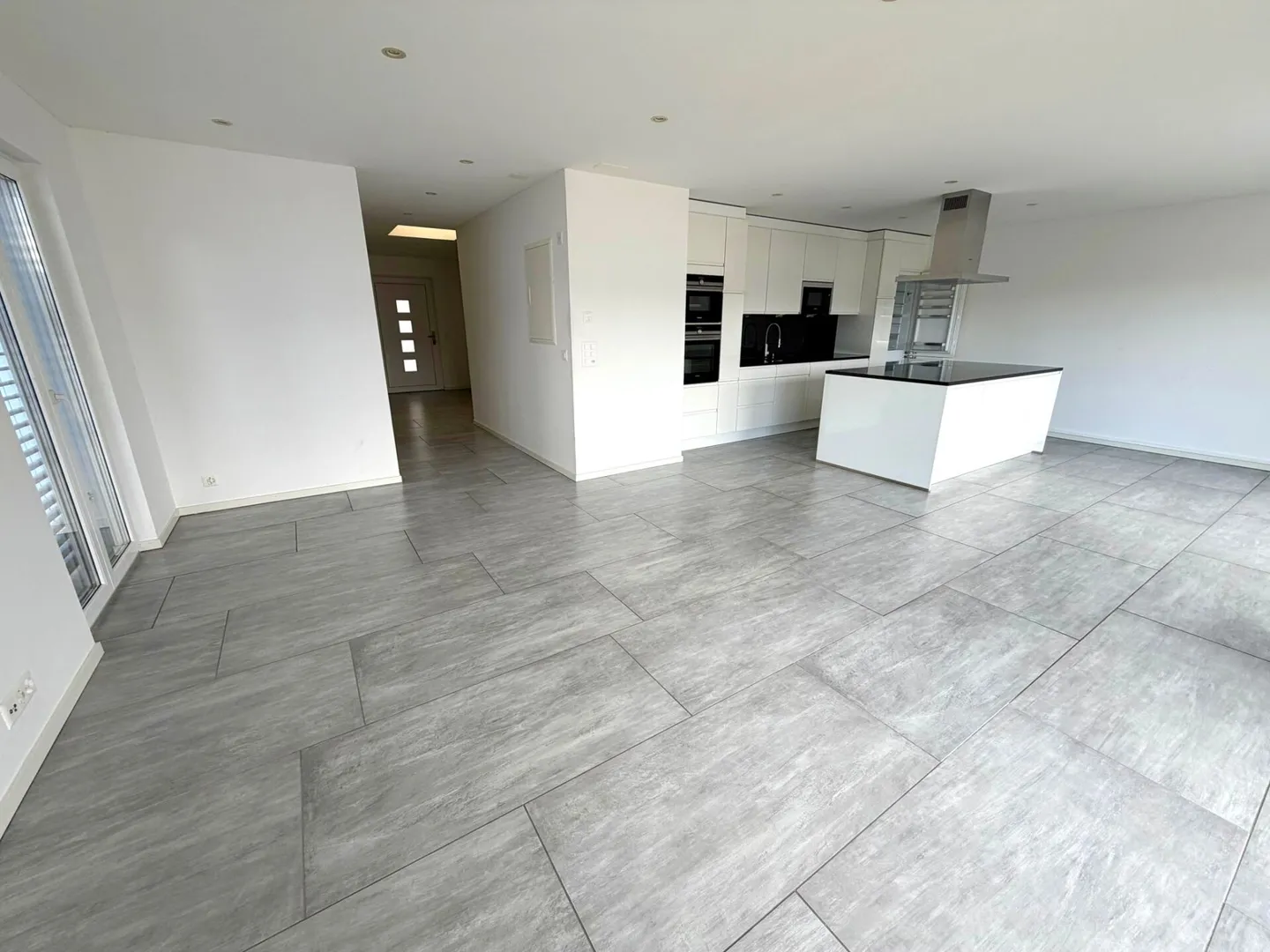 Newly built 4.5 room penthouse apartment - Photo 4 of 15