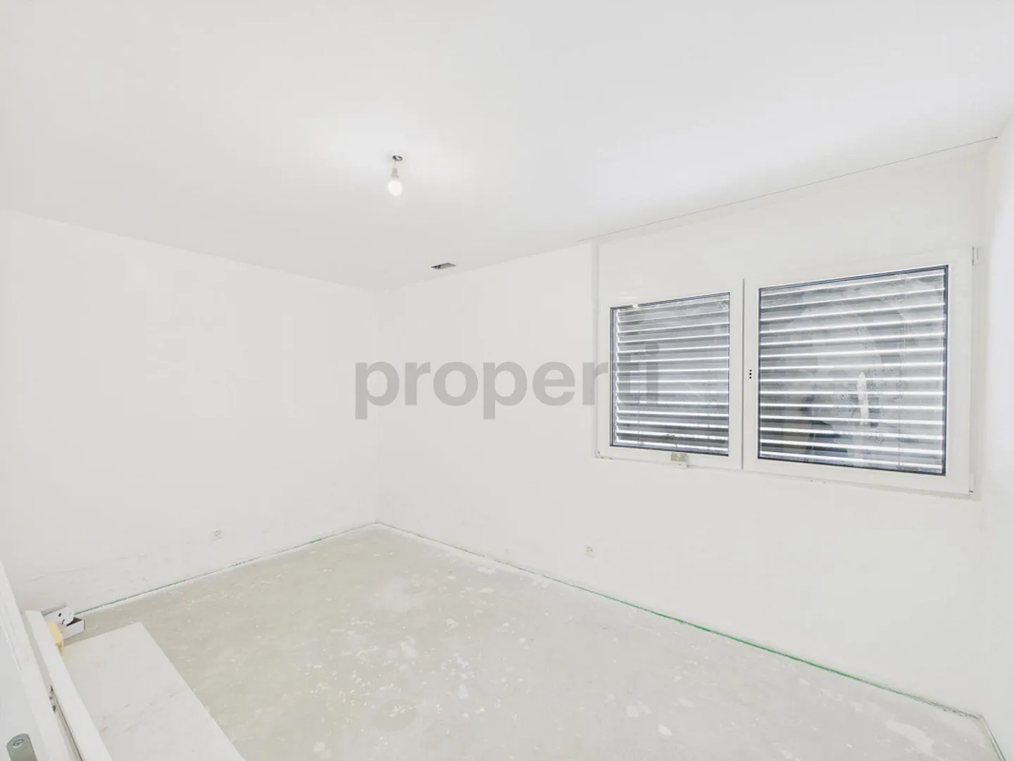 Peaceful living environment and choice of finishes - Photo 6 of 10