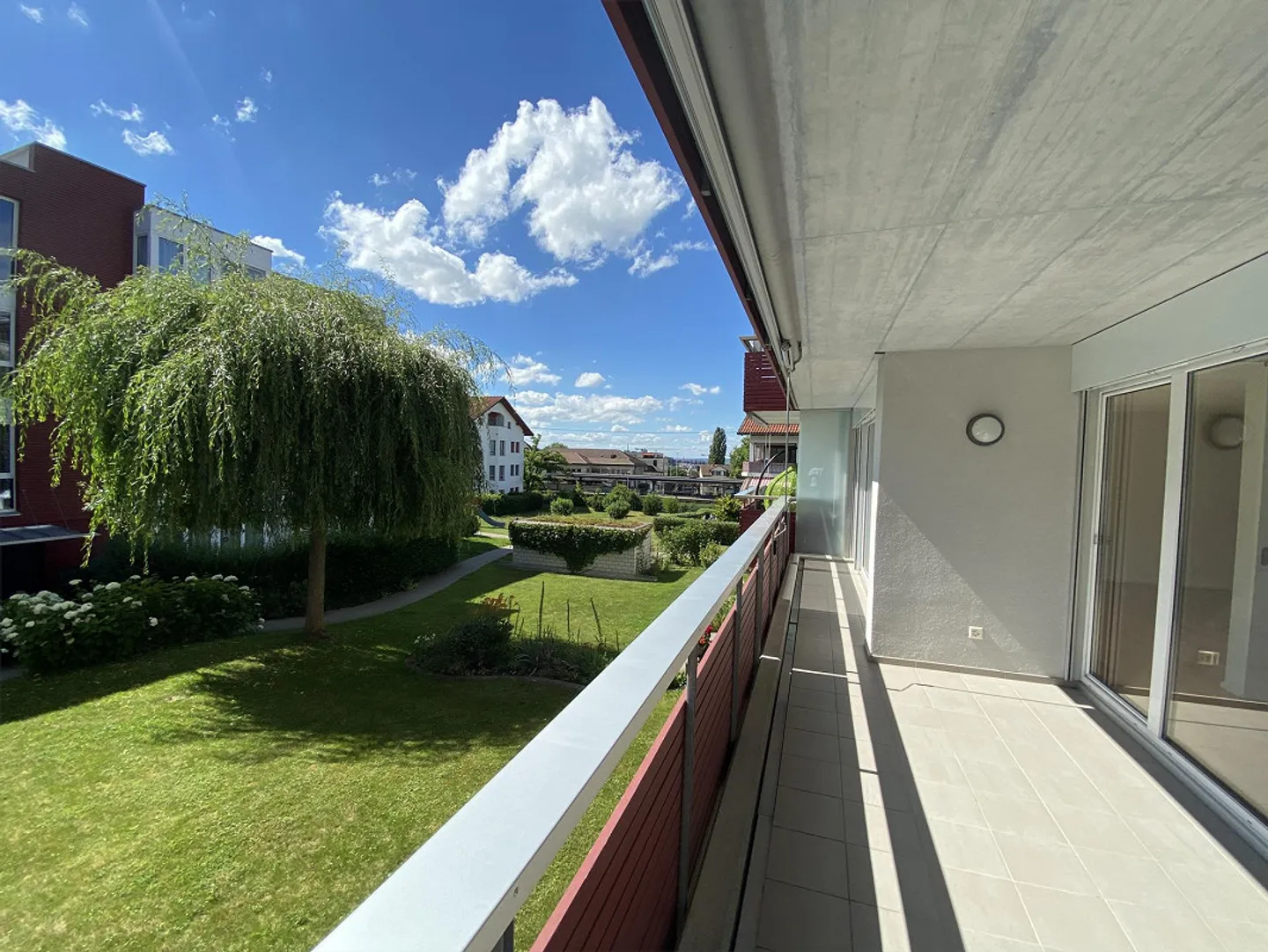 Modern apartment in ownership standard in a popular location with underground parking - Photo 2 of 12