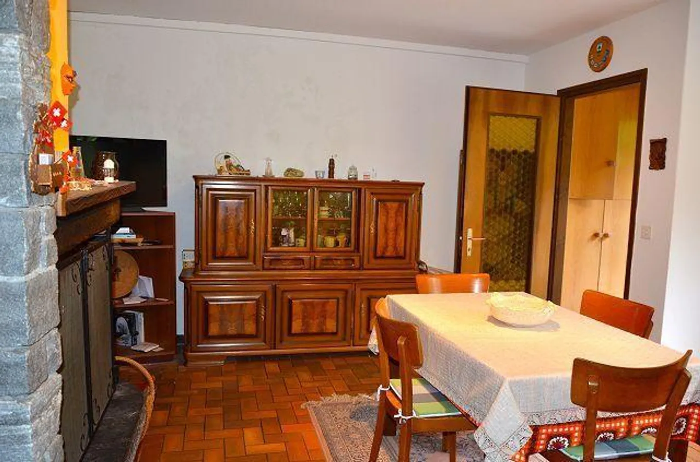 Grande proprietà con molto terreno in una posizione molto tranquilla e soleggiata... - Foto 6 di 37