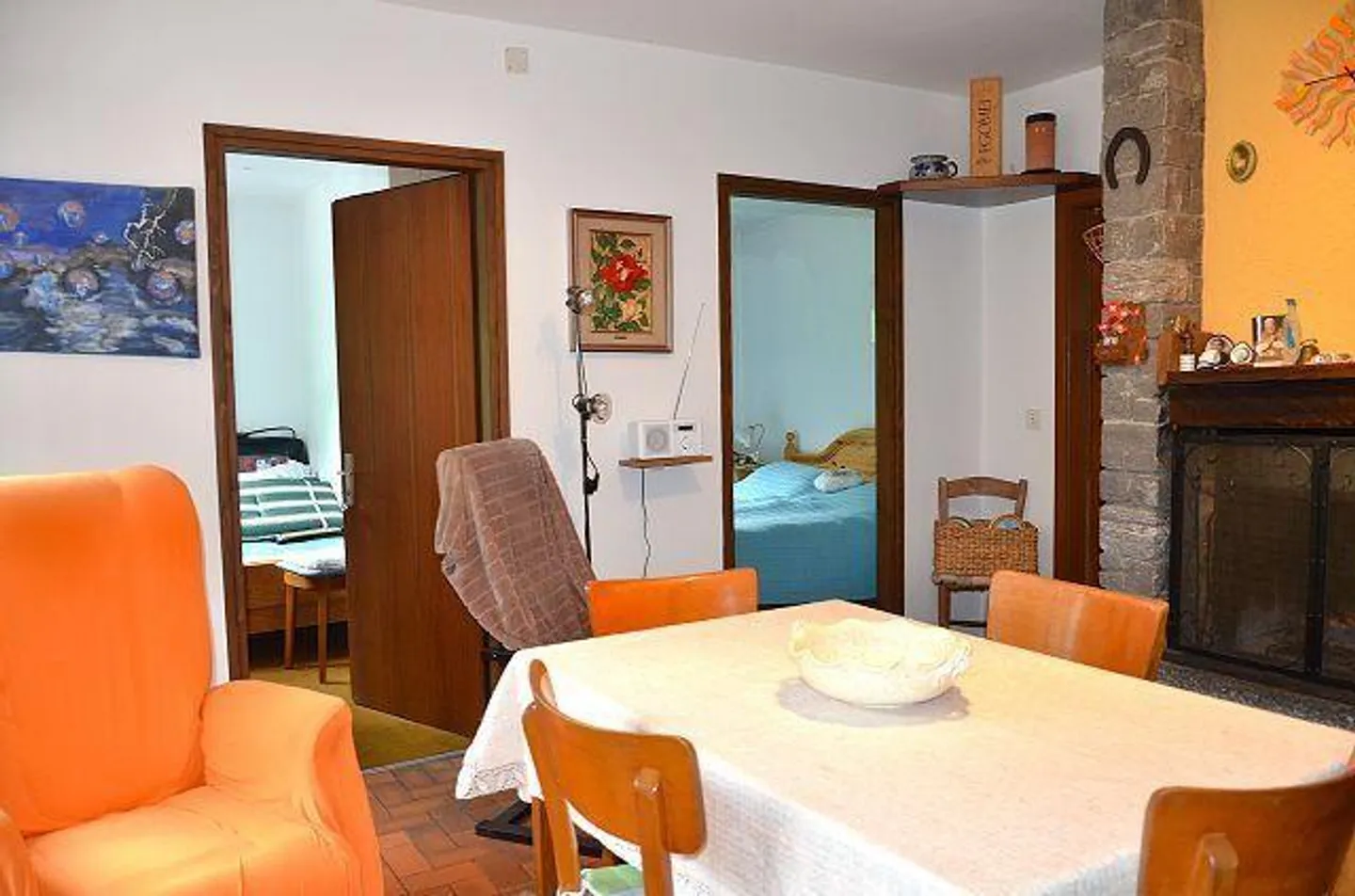 Grande proprietà con molto terreno in una posizione molto tranquilla e soleggiata... - Foto 7 di 37