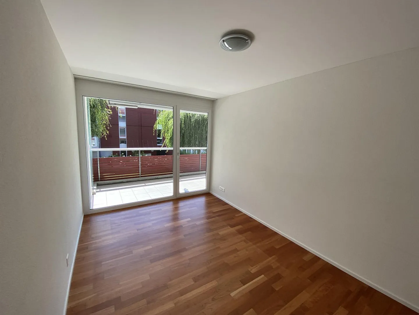 Modern apartment in ownership standard in a popular location with underground parking - Photo 6 of 12