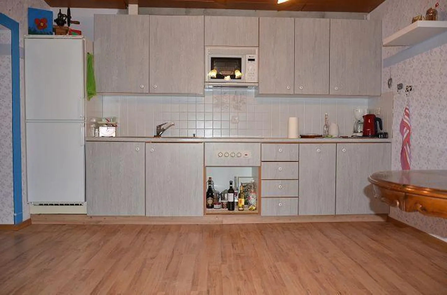 Grande proprietà con molto terreno in una posizione molto tranquilla e soleggiata... - Foto 9 di 37
