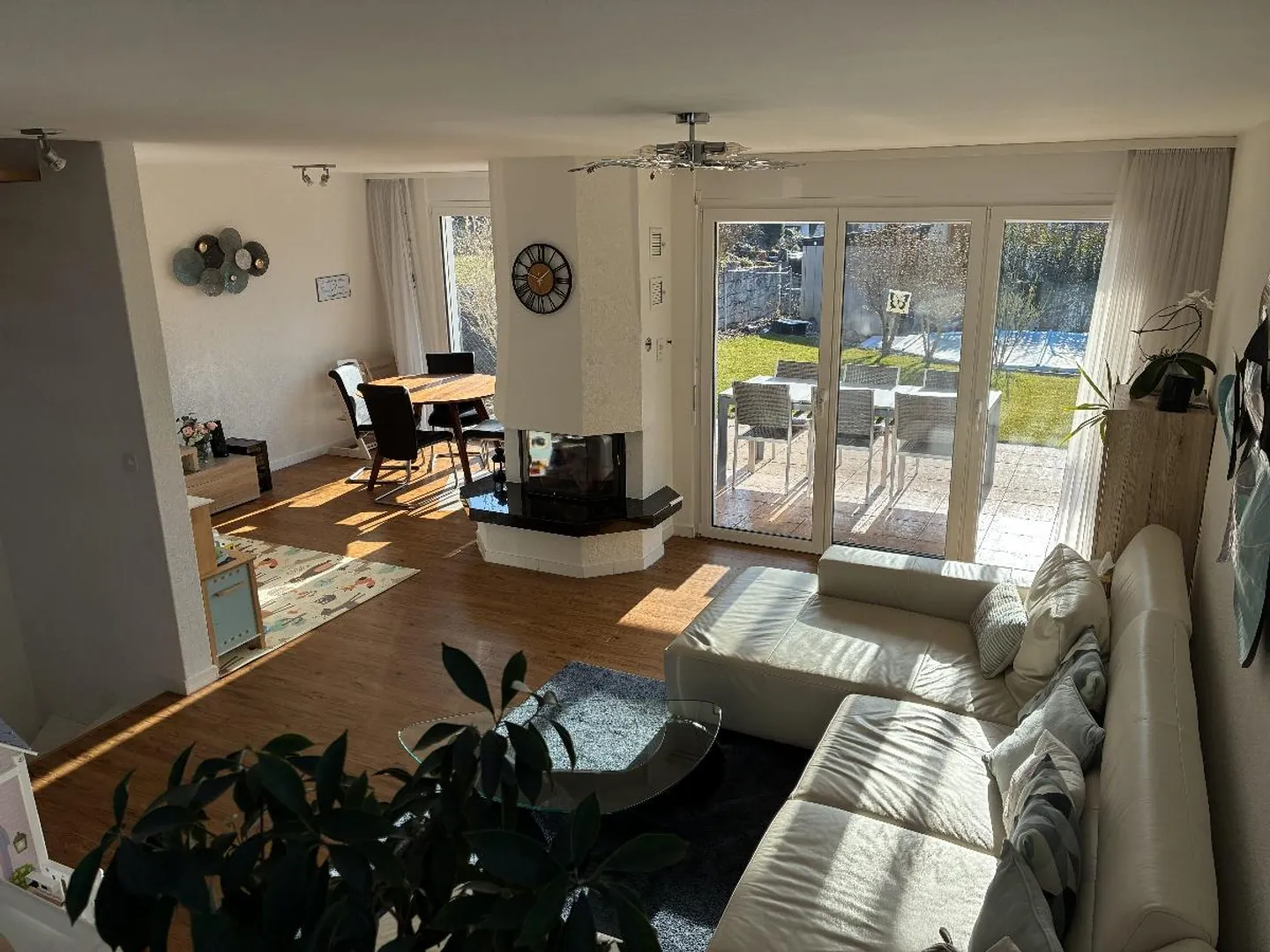 Familienhaus mit Pool - Foto 3 von 5