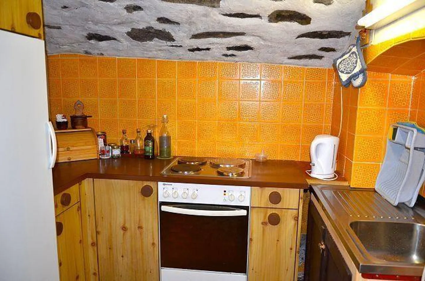 Grande proprietà con molto terreno in una posizione molto tranquilla e soleggiata... - Foto 12 di 37