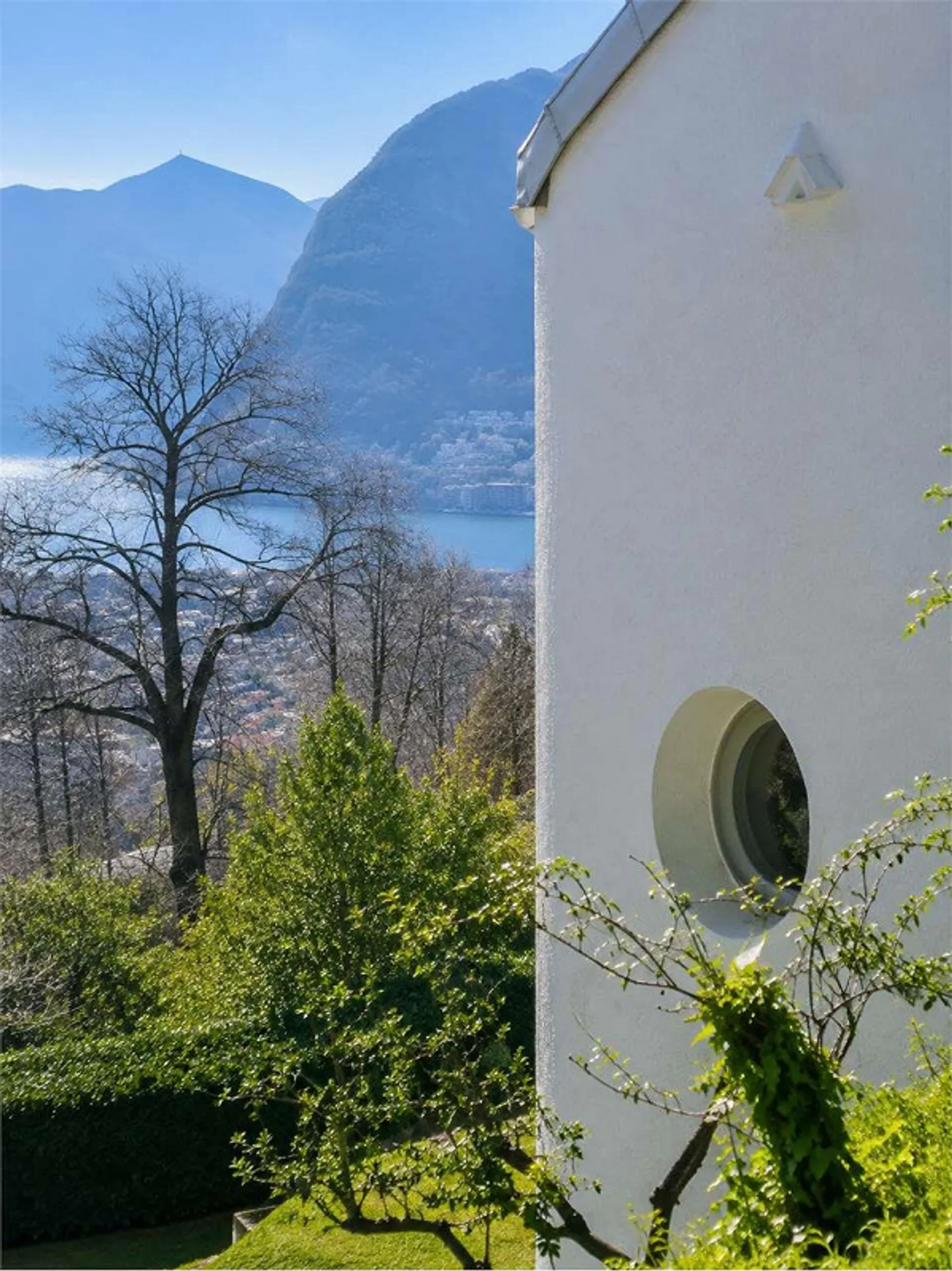 Lugano - Prestigious Villa with Lake View and Refined Outdoor Areas - Photo 7 of 13