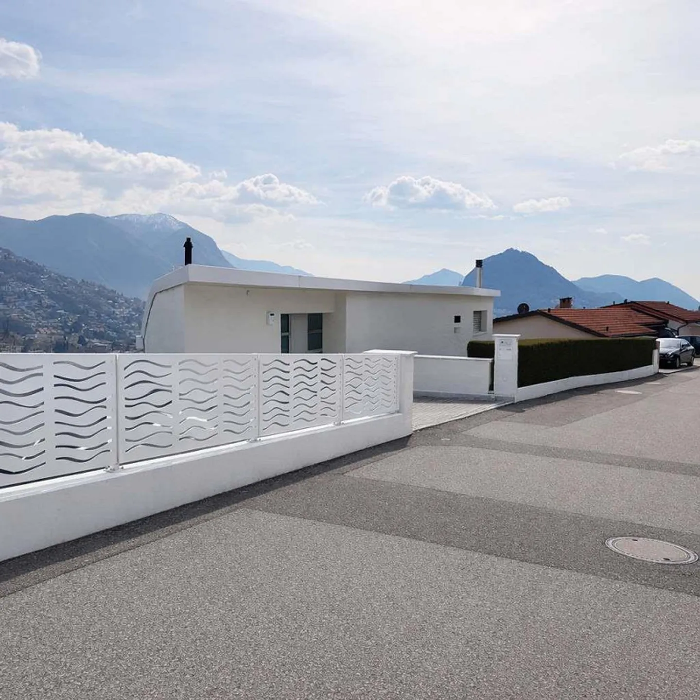 Lugano - Prestigious Villa with Lake View and Refined Outdoor Areas - Photo 4 of 13