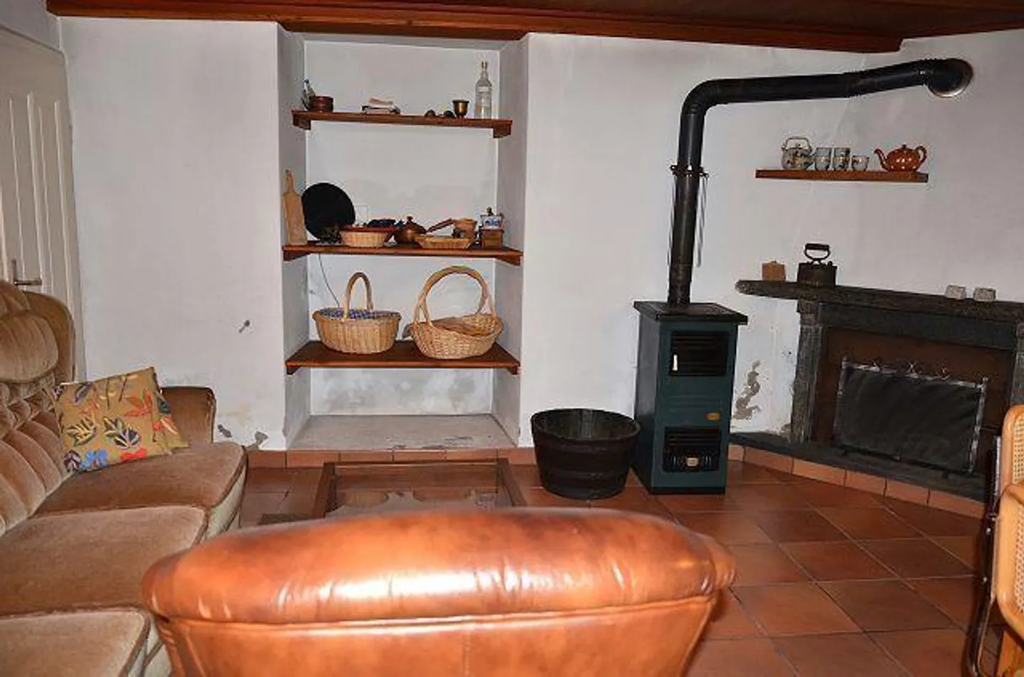 Grande proprietà con molto terreno in una posizione molto tranquilla e soleggiata... - Foto 20 di 37
