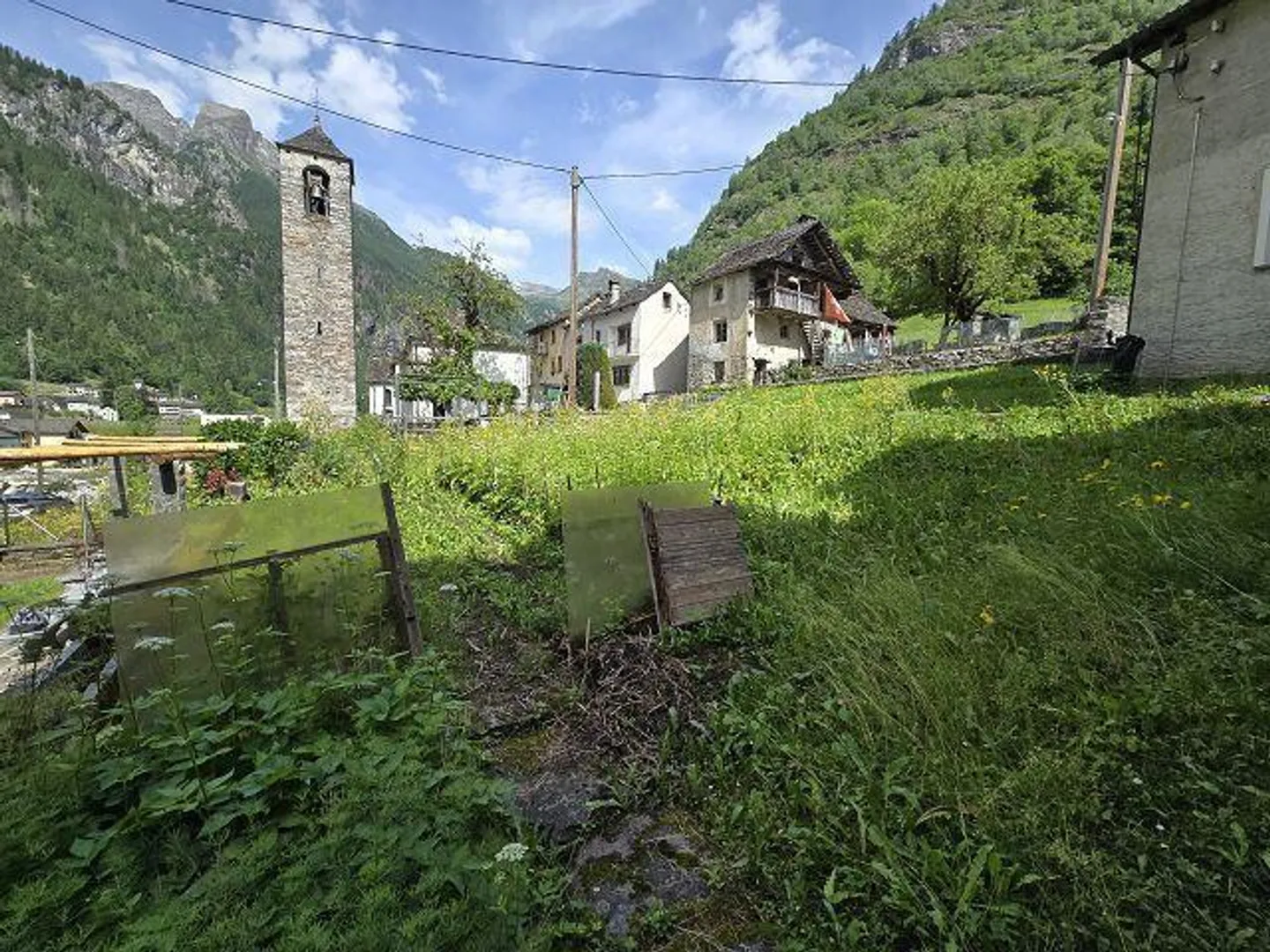 Grande proprietà con molto terreno in una posizione molto tranquilla e soleggiata... - Foto 25 di 37