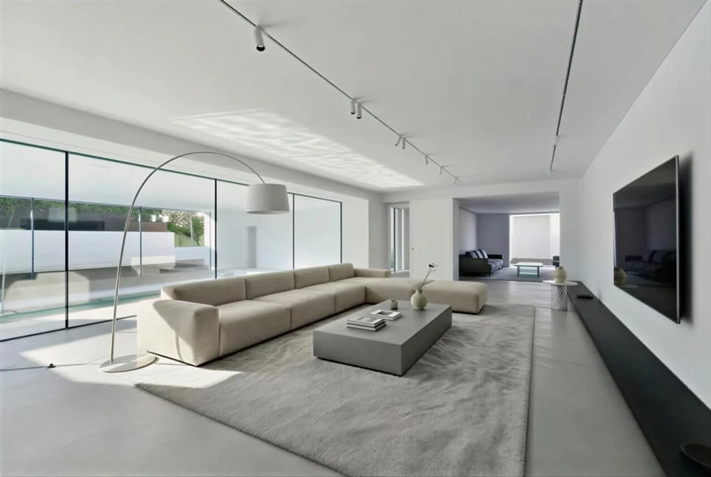 Residence of prestige located in the heart of Vandoeuvres - Photo 2 of 13