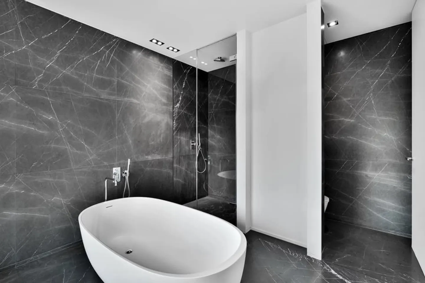 Residence of prestige located in the heart of Vandoeuvres - Photo 10 of 13