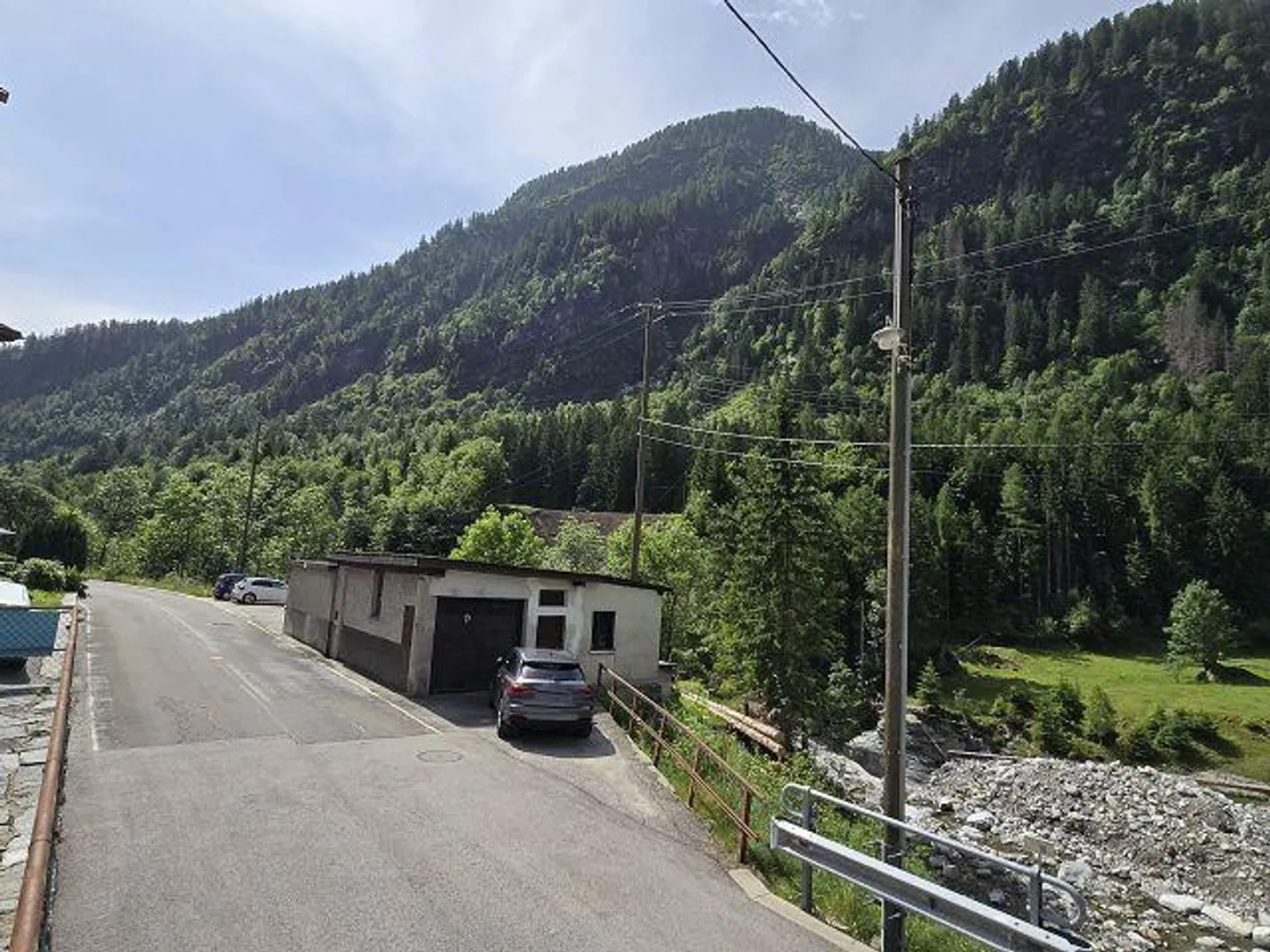 Grande proprietà con molto terreno in una posizione molto tranquilla e soleggiata... - Foto 32 di 37