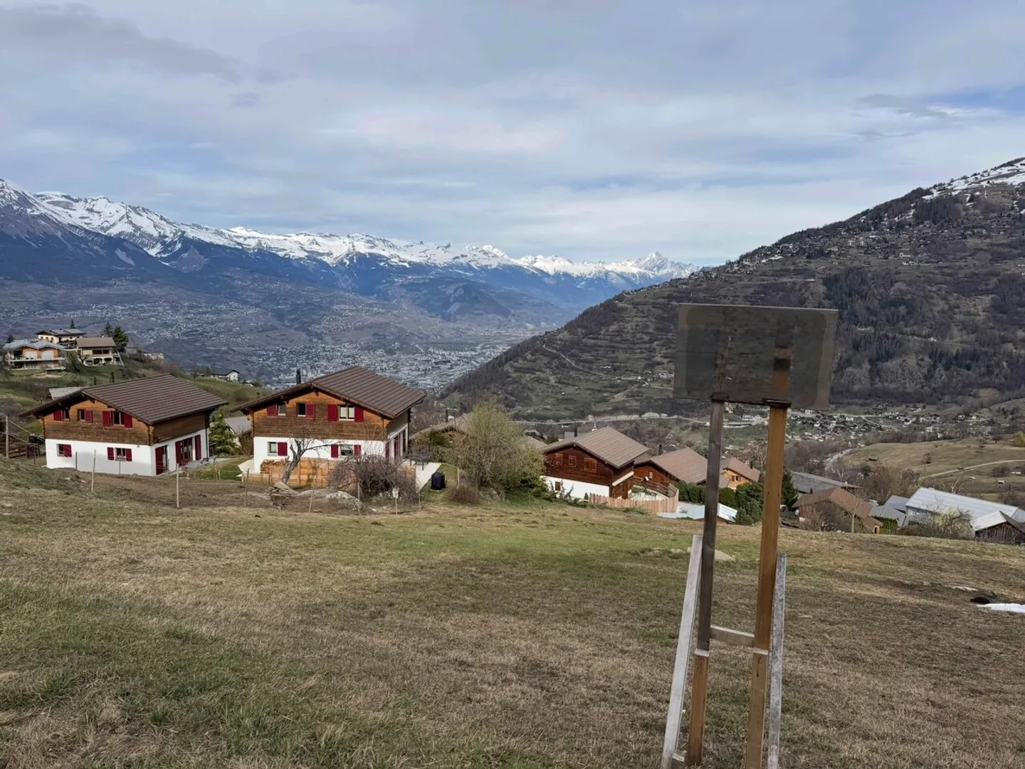 Very nice plot of 1163 m2 in a residential area in Sornard, Nendaz - Photo 3 of 3