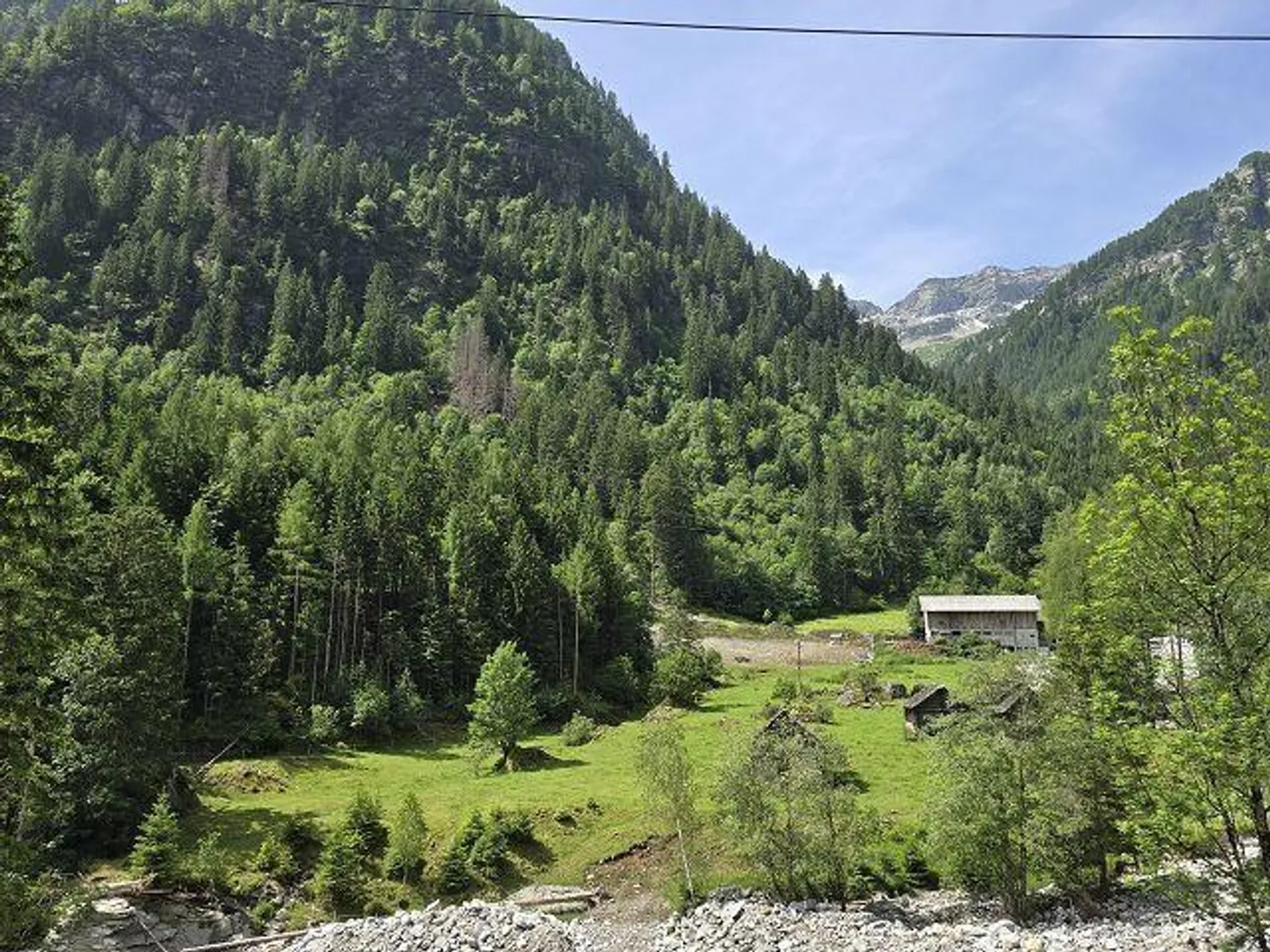 Grande proprietà con molto terreno in una posizione molto tranquilla e soleggiata... - Foto 31 di 37