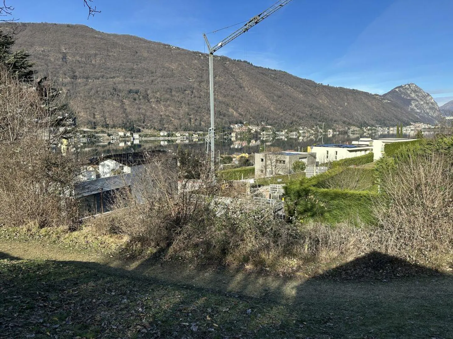 Baugrundstück mit Seeblick, sonnig - Foto 1 von 4