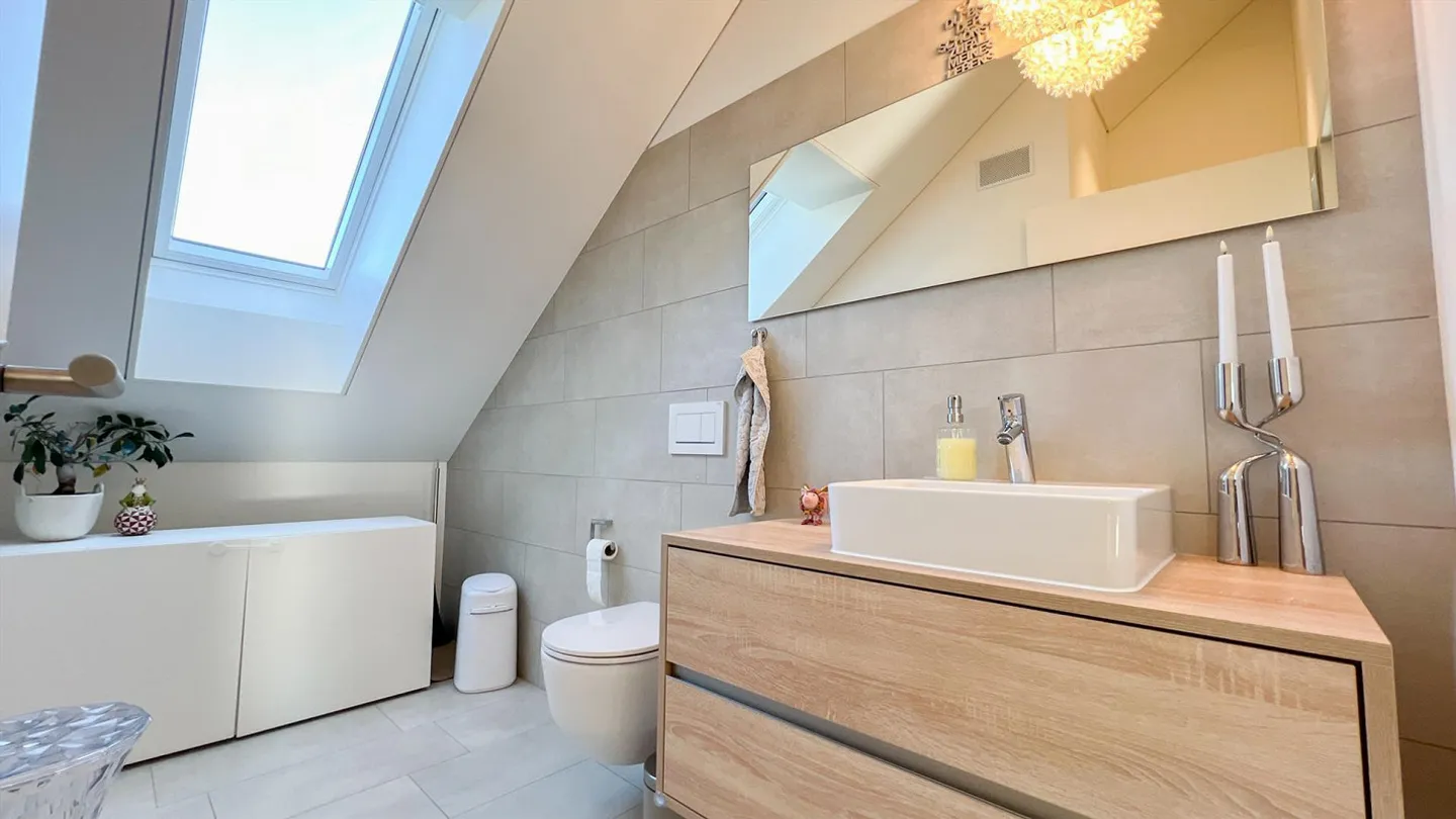 Exclusive living experience in Mörschwil – Loft feeling & lake view included - Photo 7 of 10